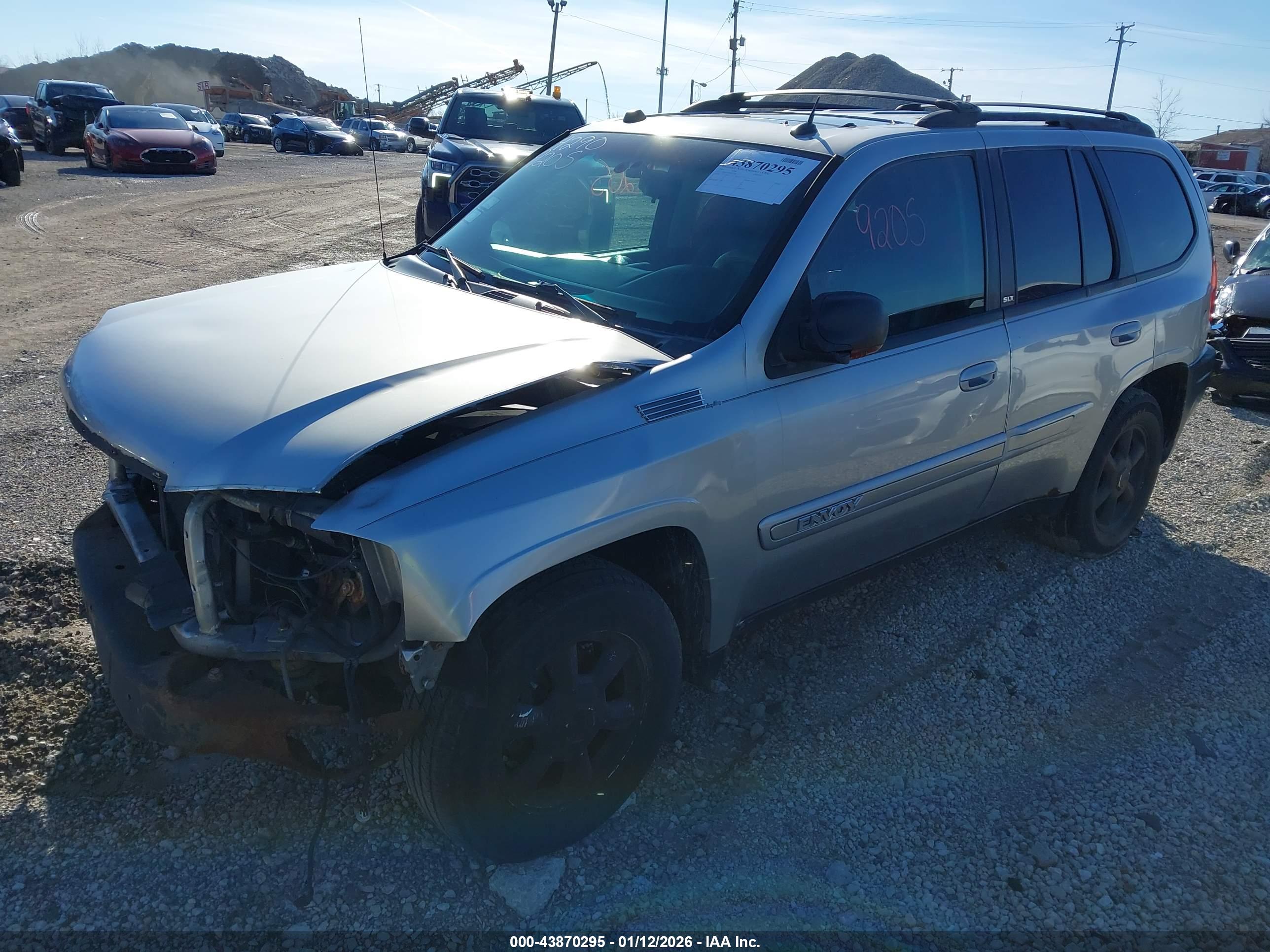 GMC ENVOY image 2