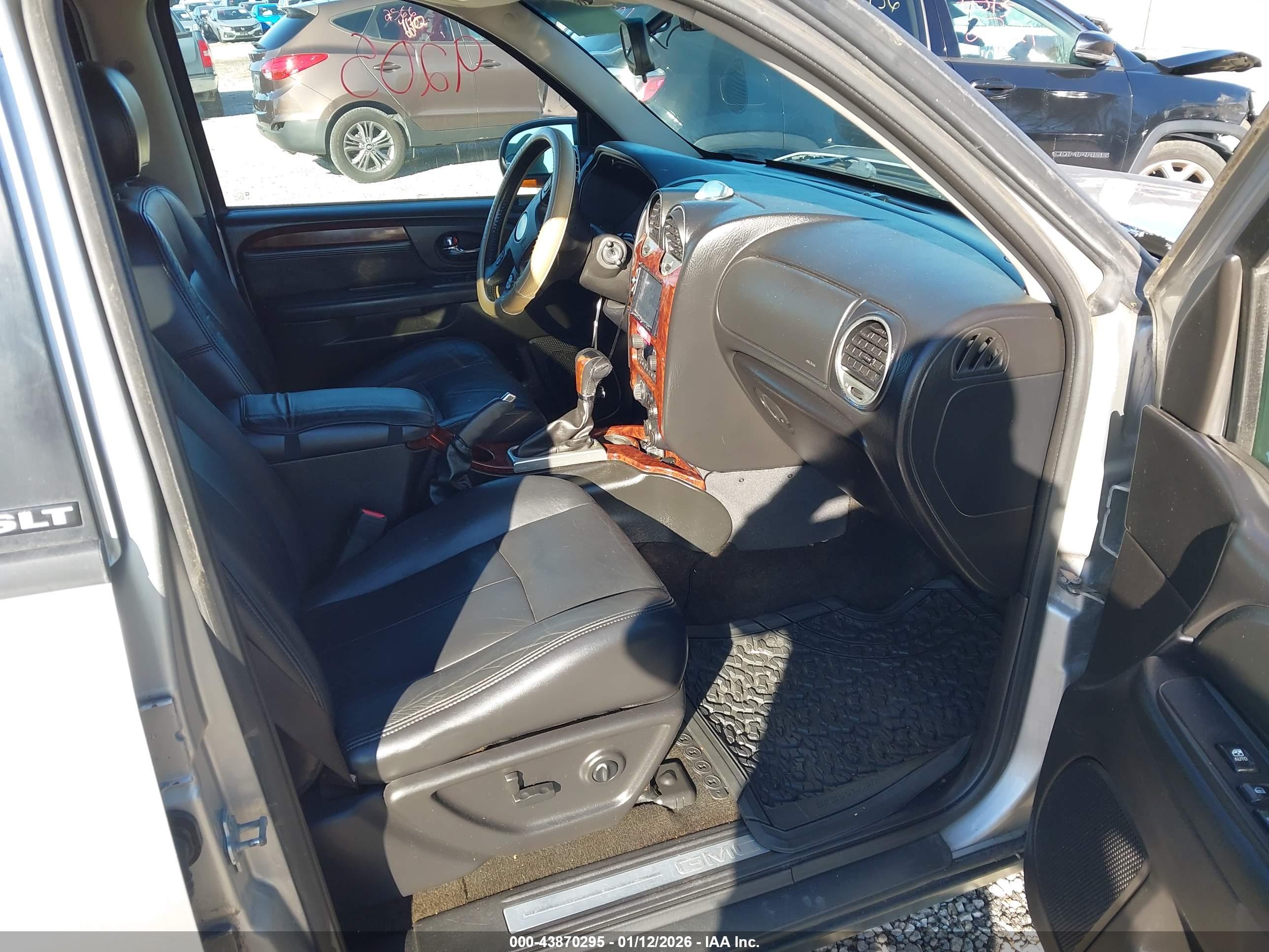 GMC ENVOY image 5