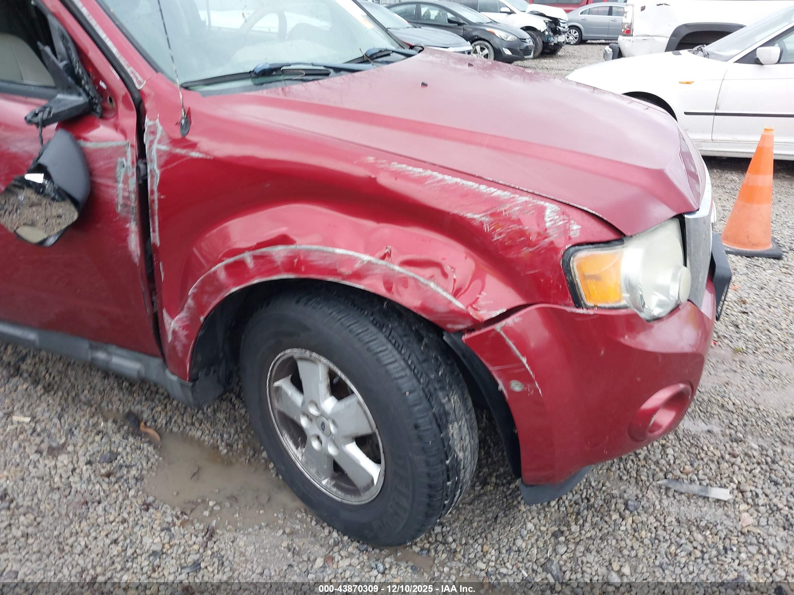FORD ESCAPE image 6