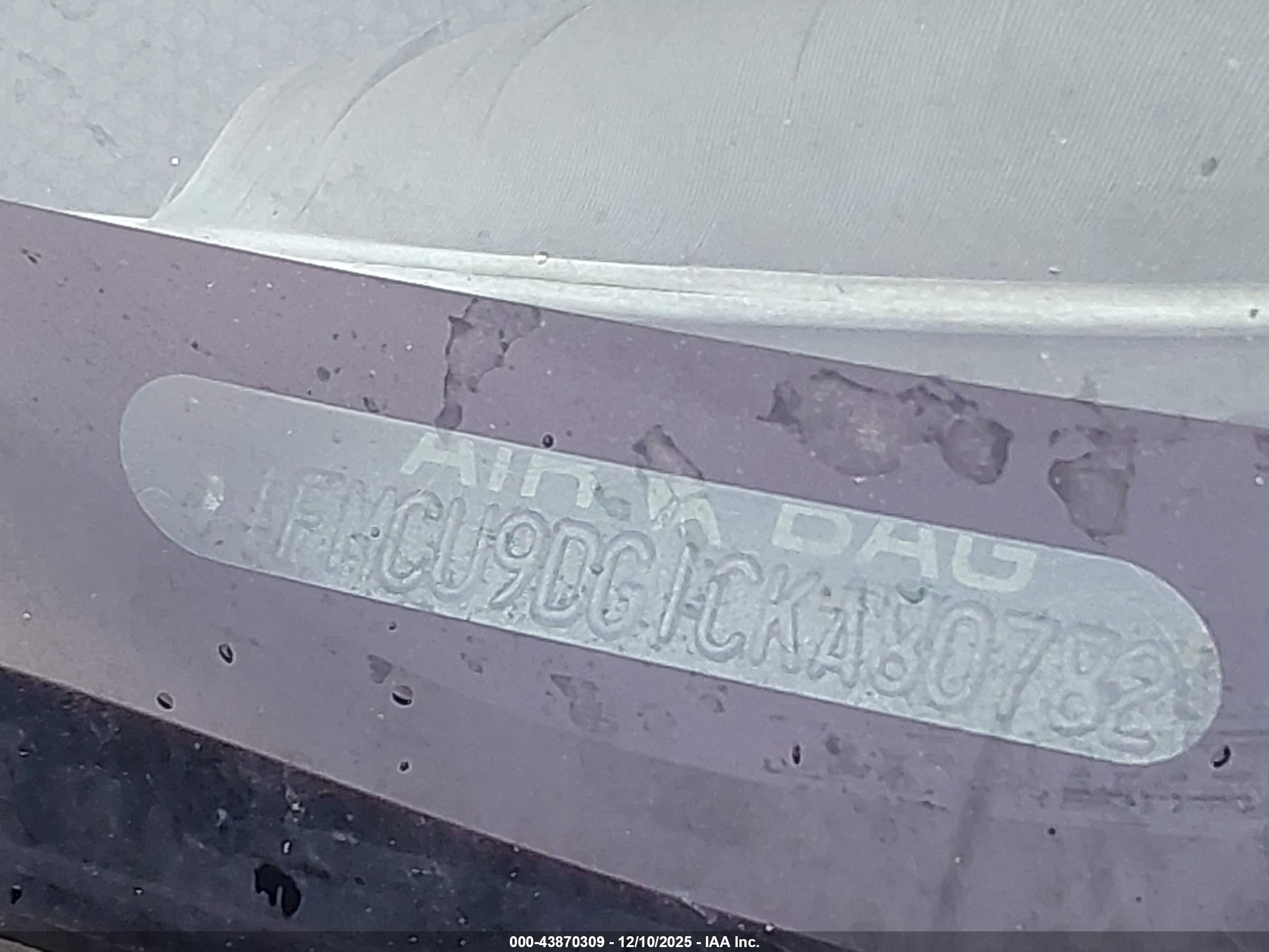FORD ESCAPE image 9