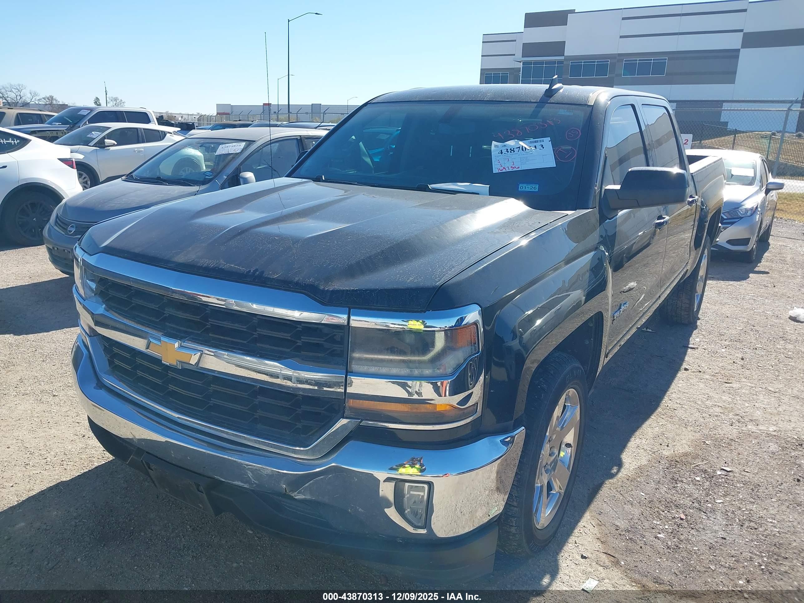 CHEVROLET SILVERADO image 2