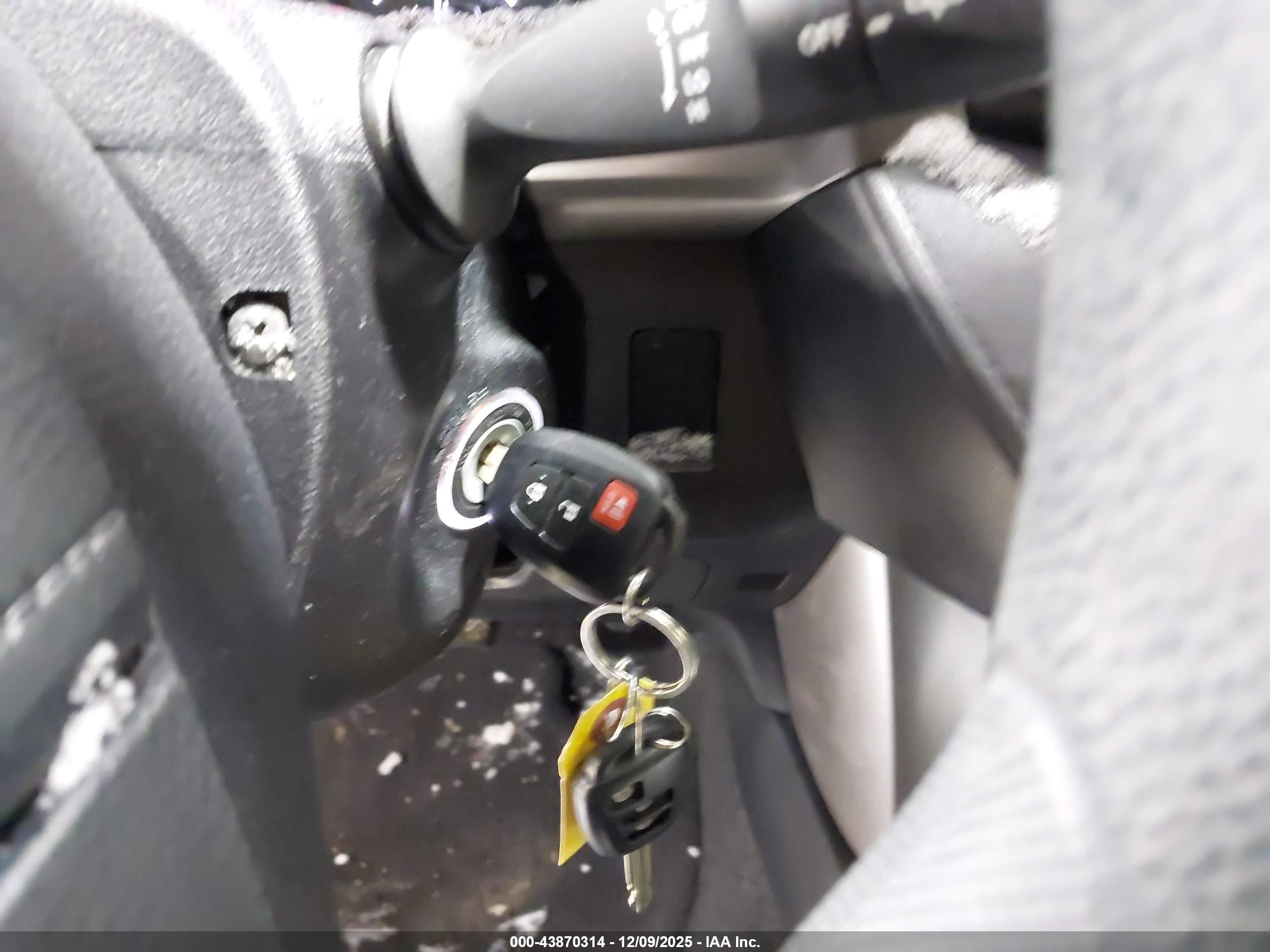 TOYOTA RAV4 image 11