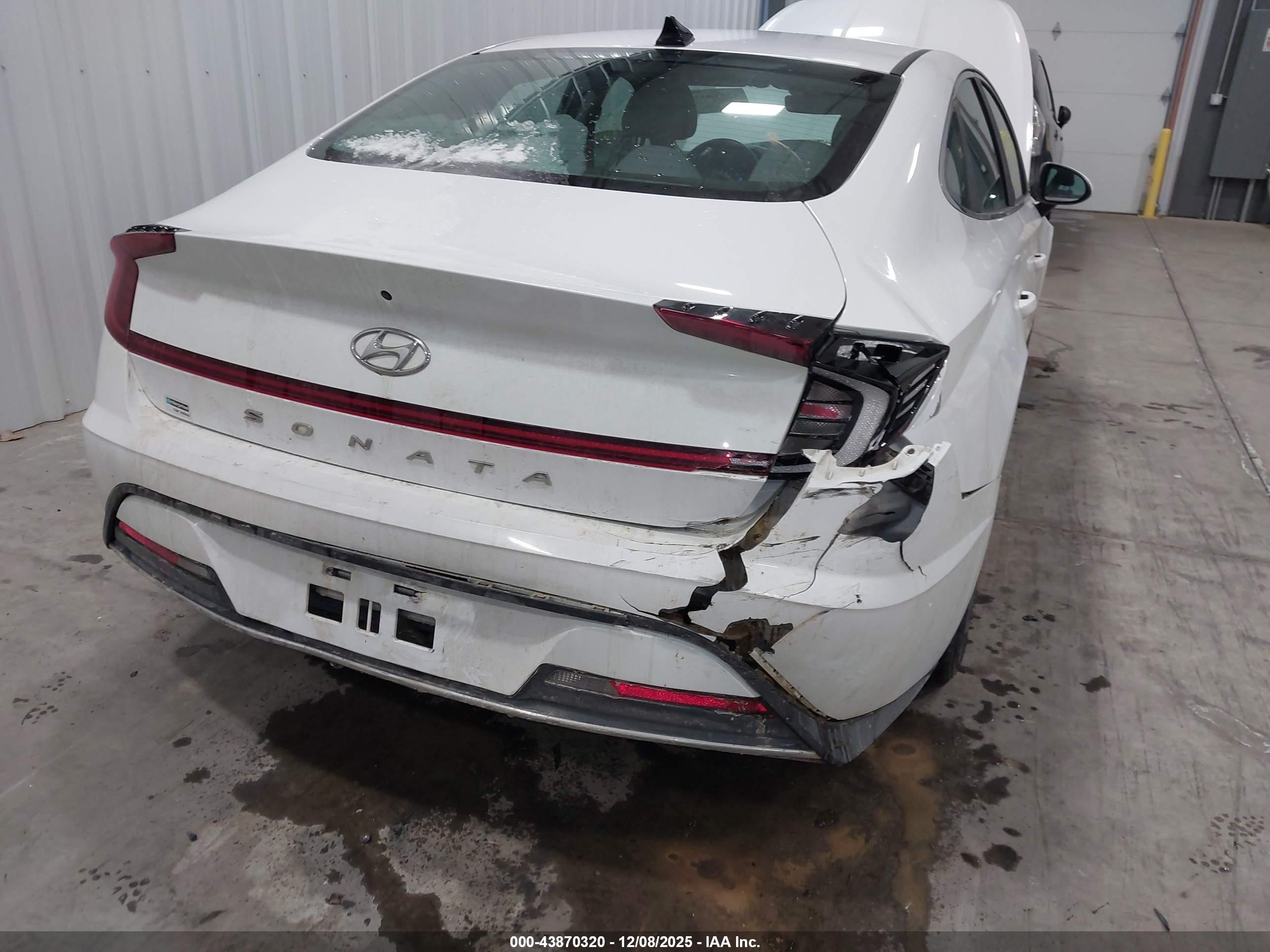 HYUNDAI SONATA image 6