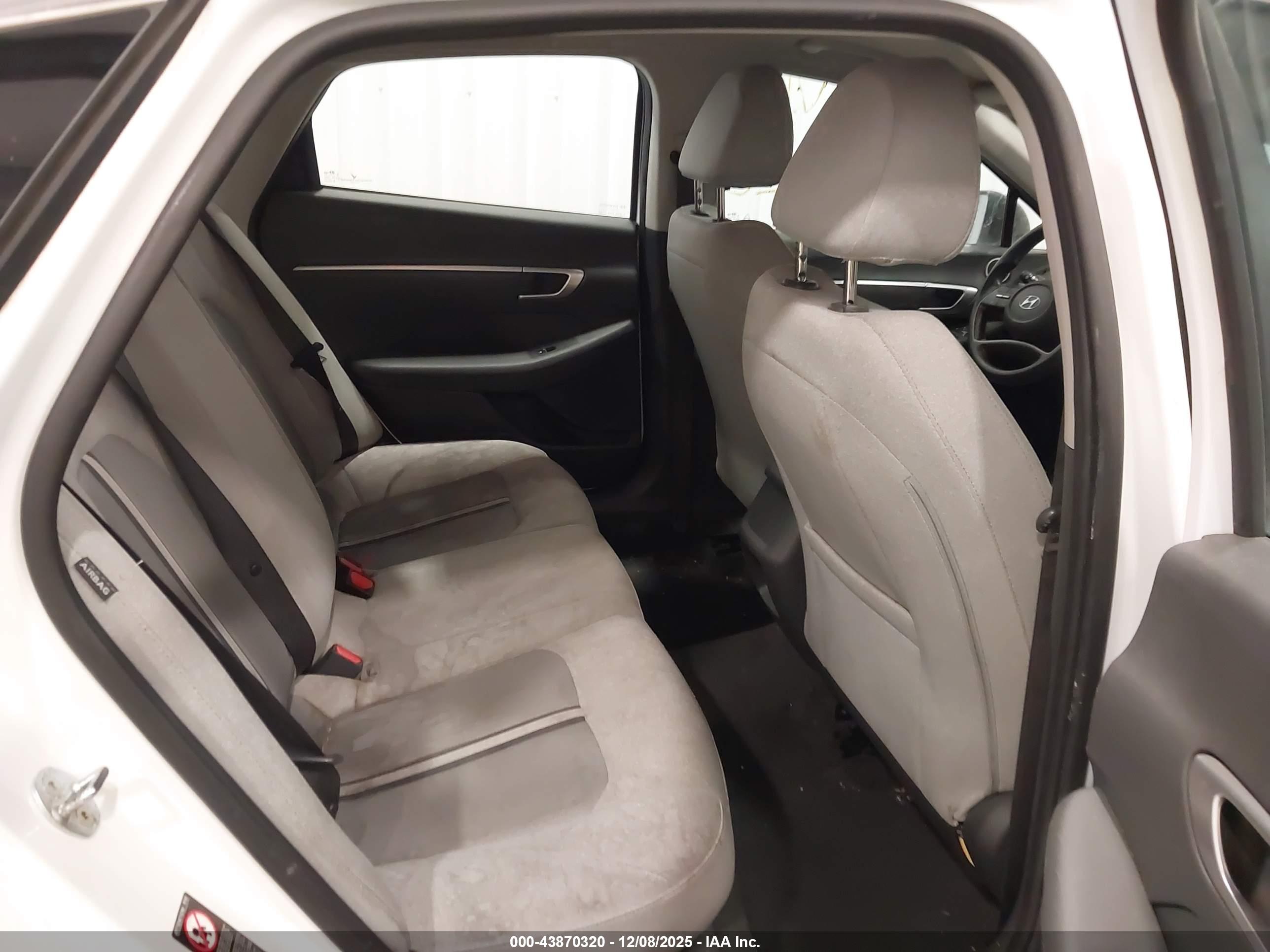HYUNDAI SONATA image 8