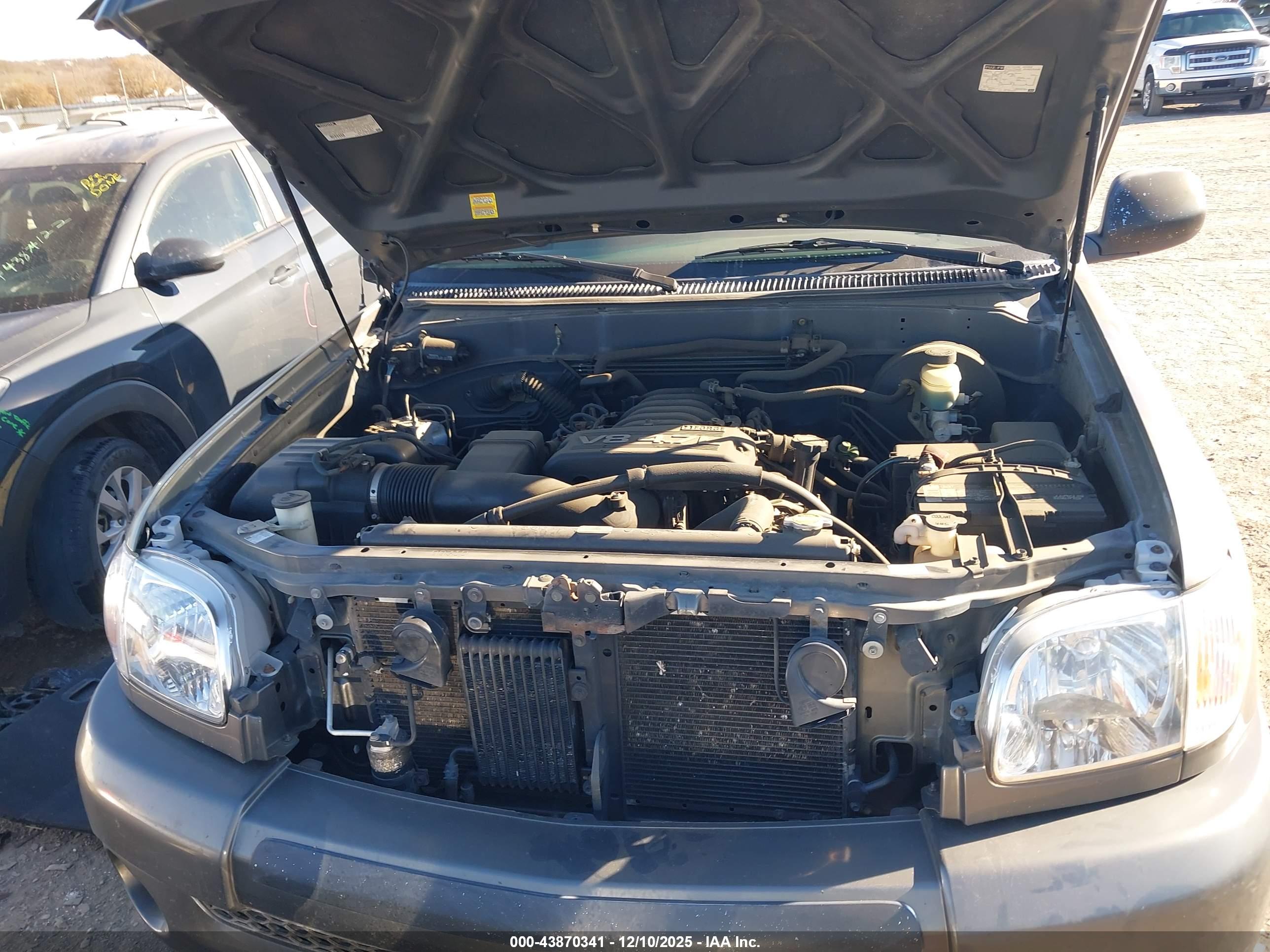 TOYOTA TUNDRA image 10