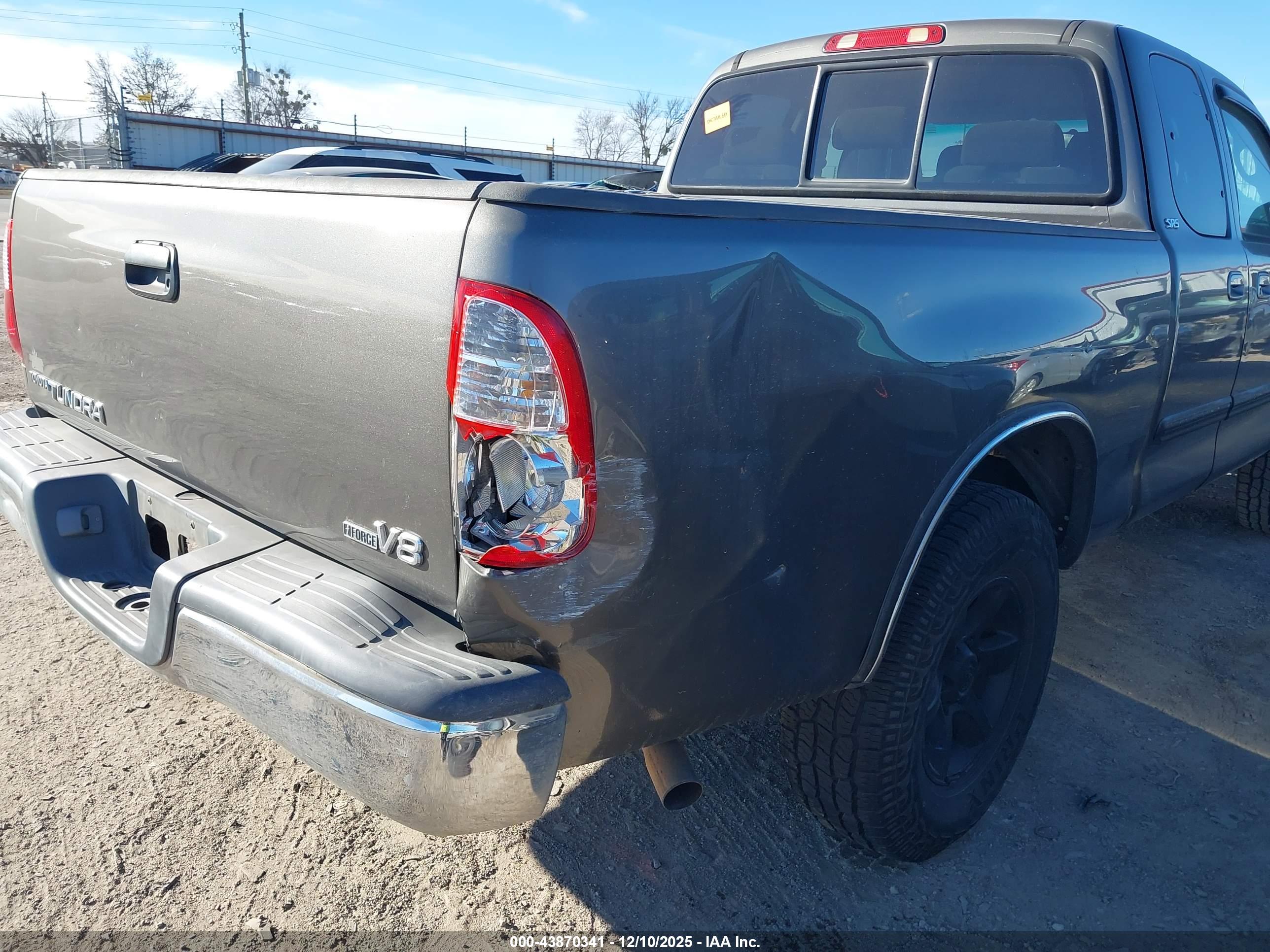 TOYOTA TUNDRA image 6