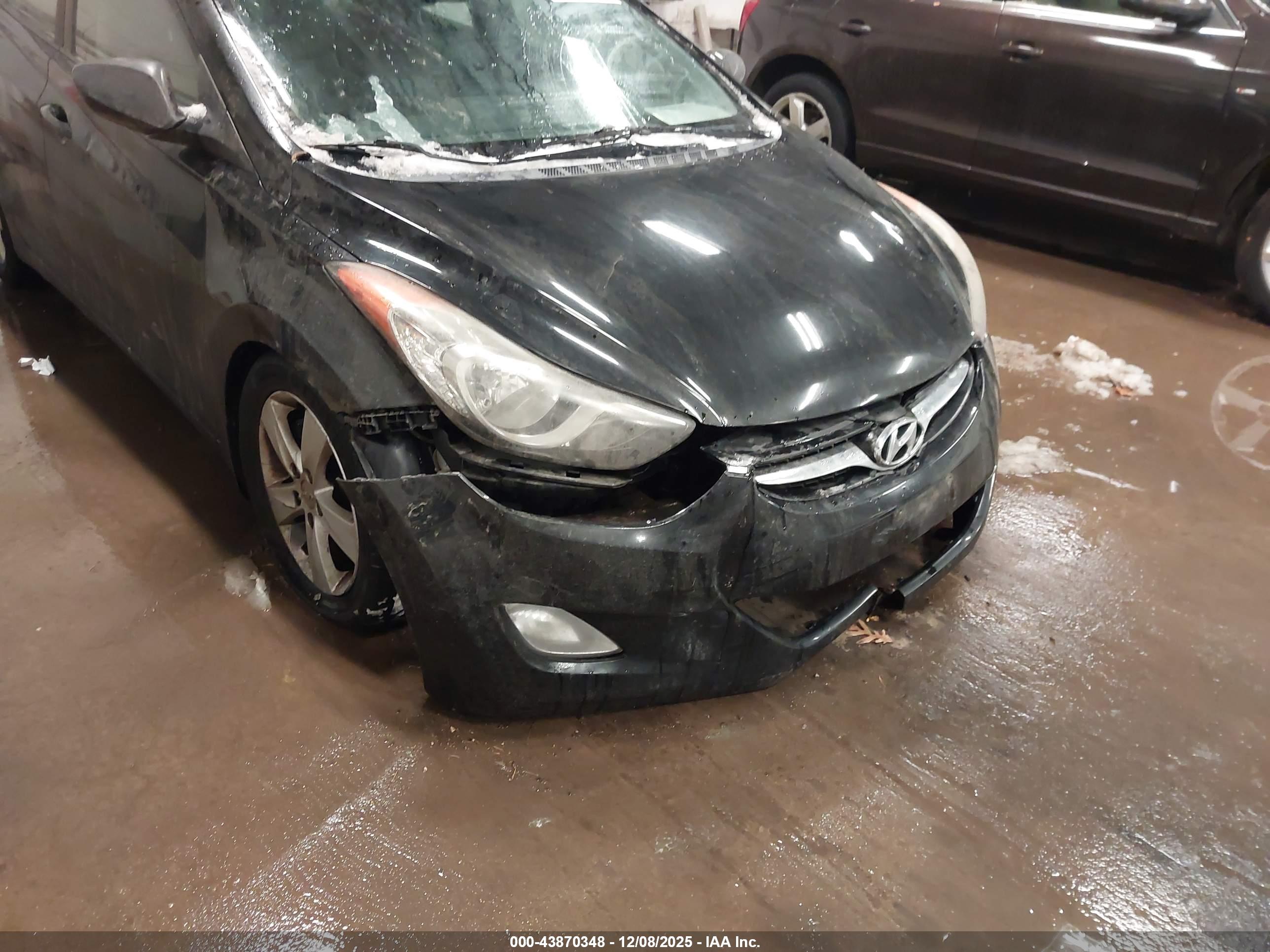 HYUNDAI ELANTRA image 6
