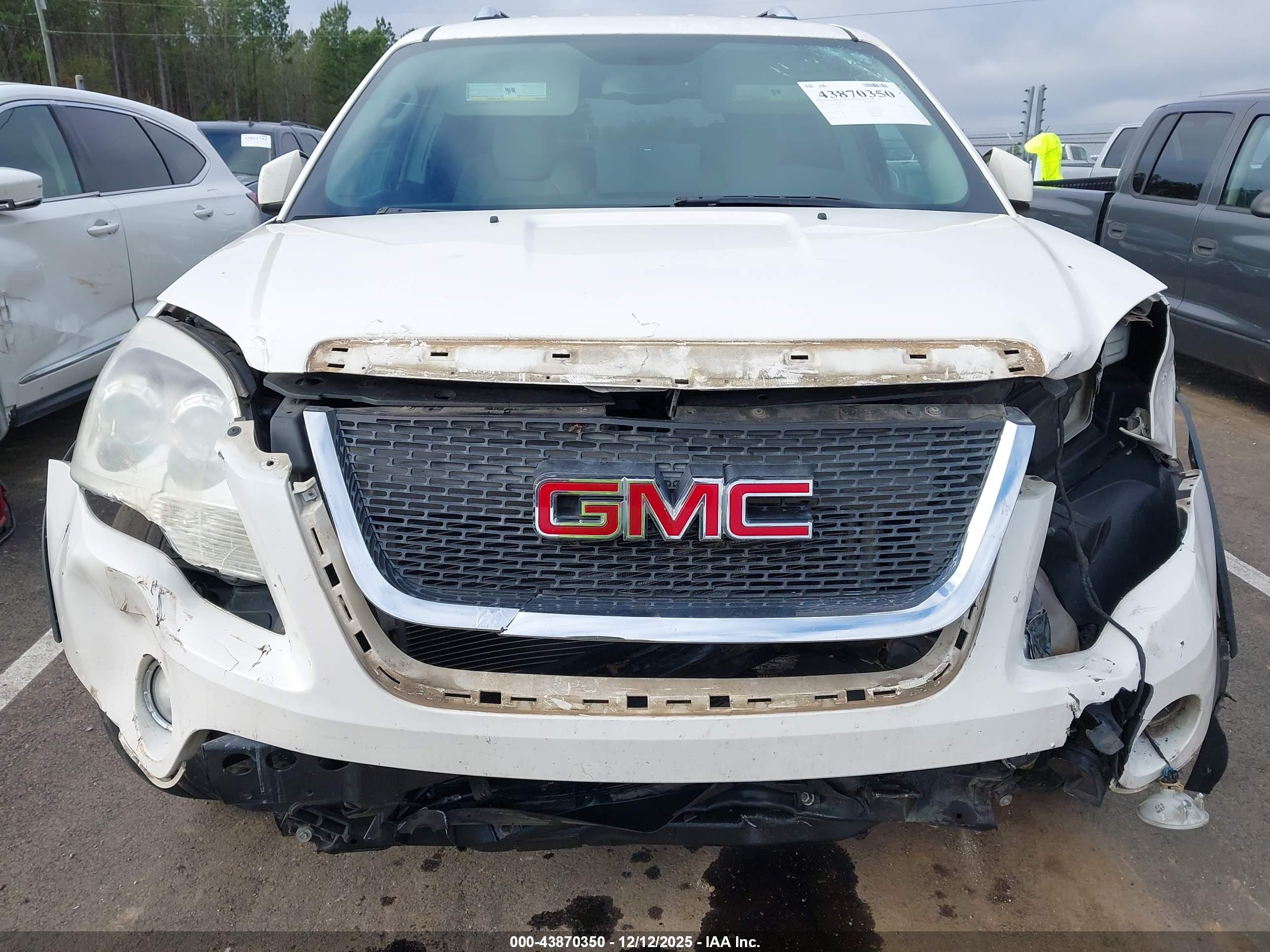 GMC ACADIA image 6