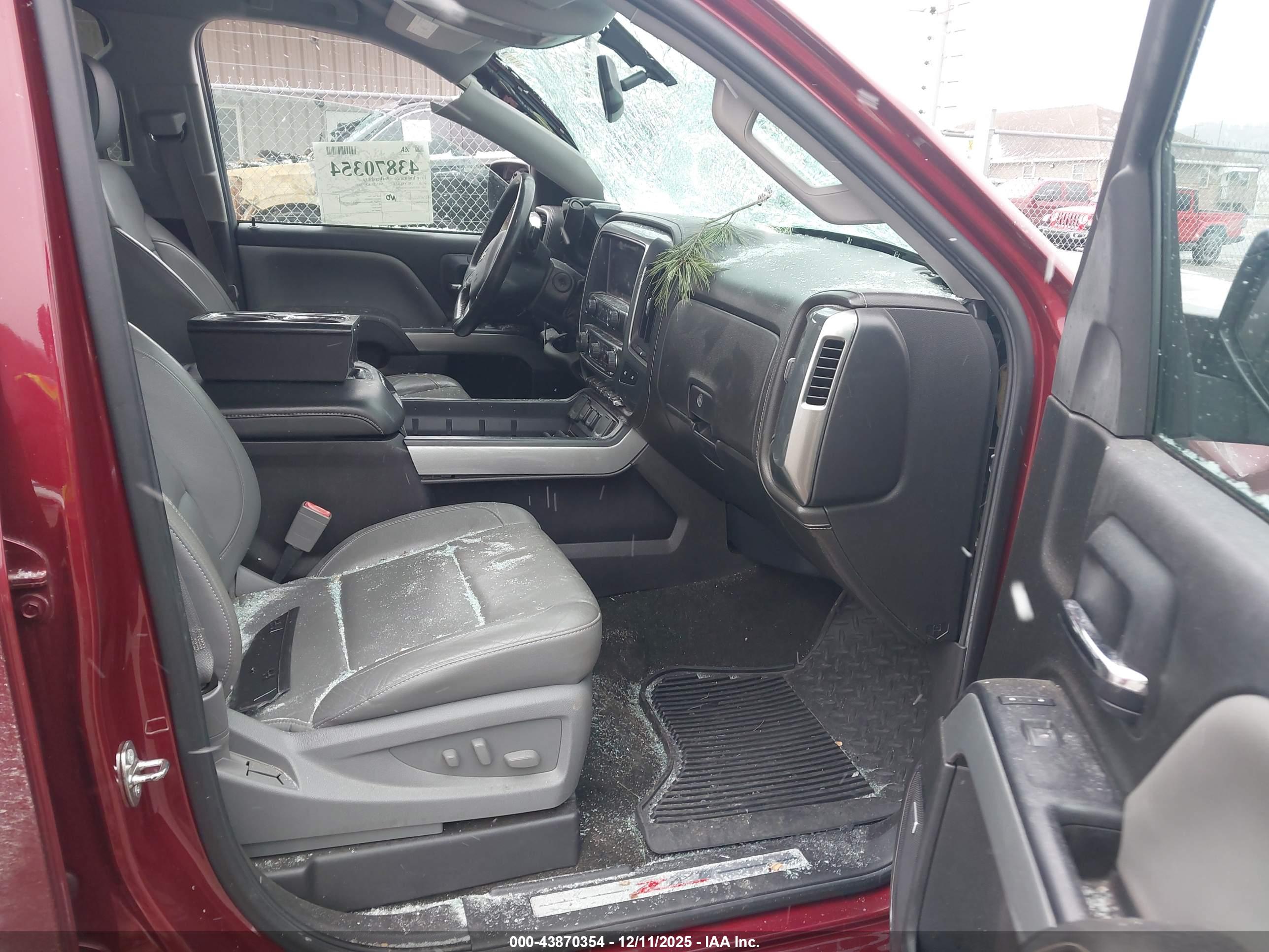 CHEVROLET SILVERADO image 5