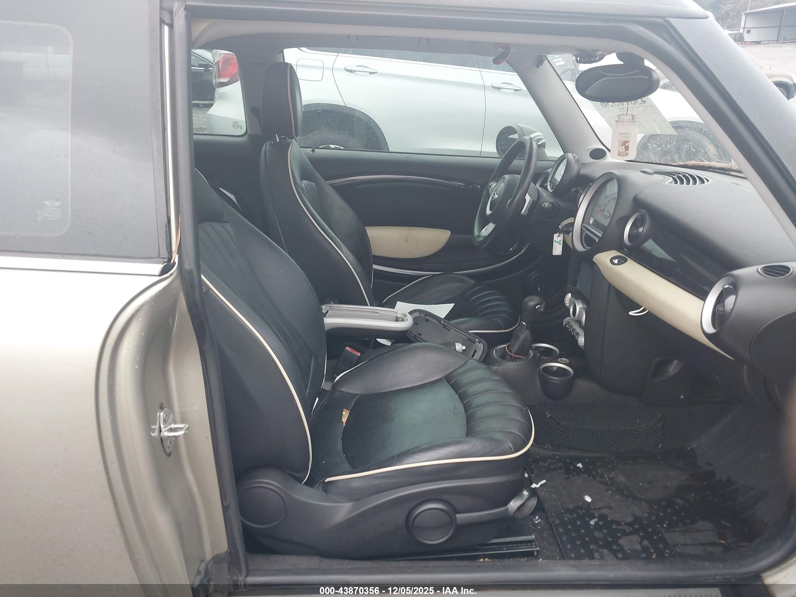MINI COOPER image 5