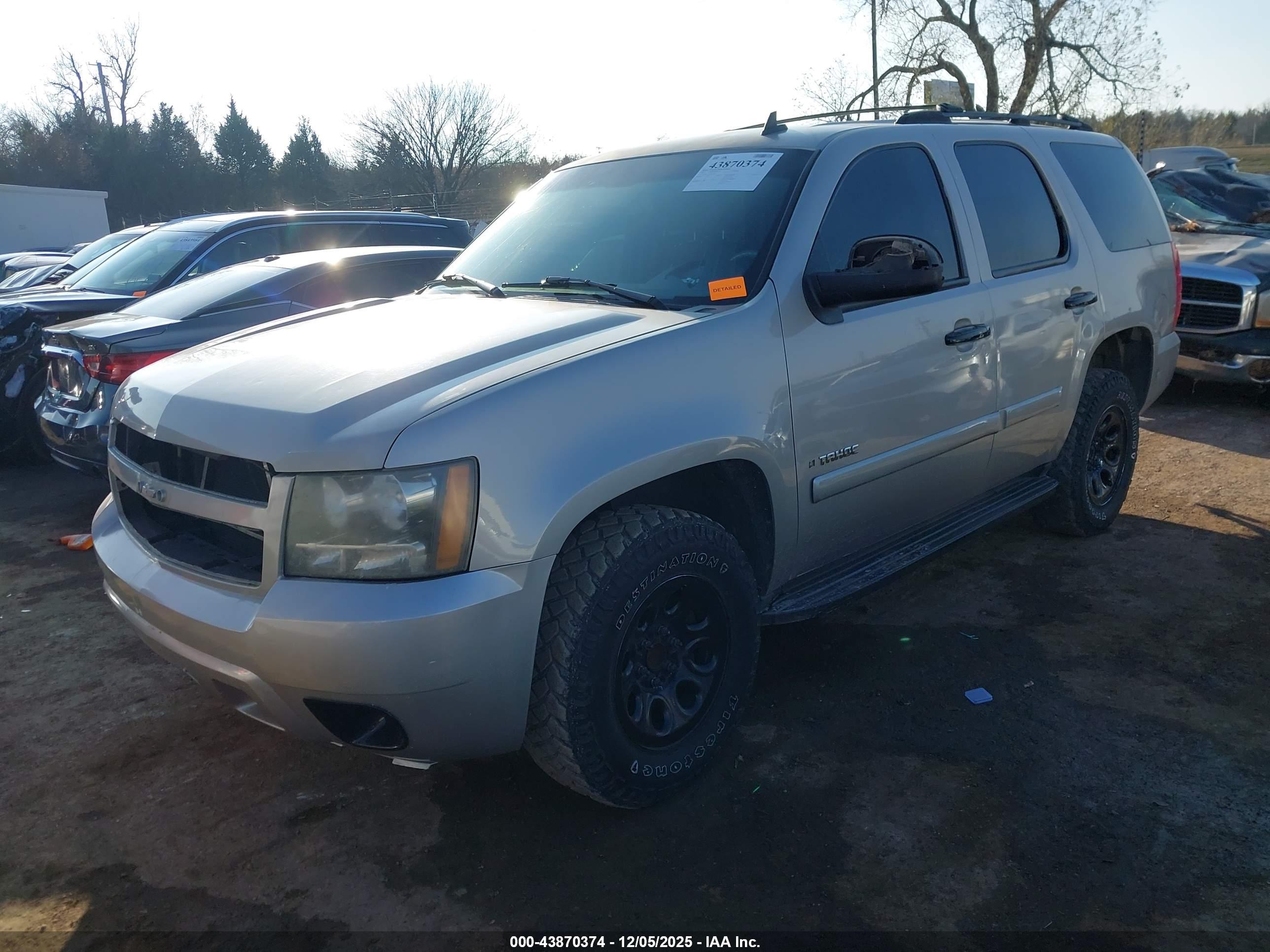 CHEVROLET TAHOE image 2