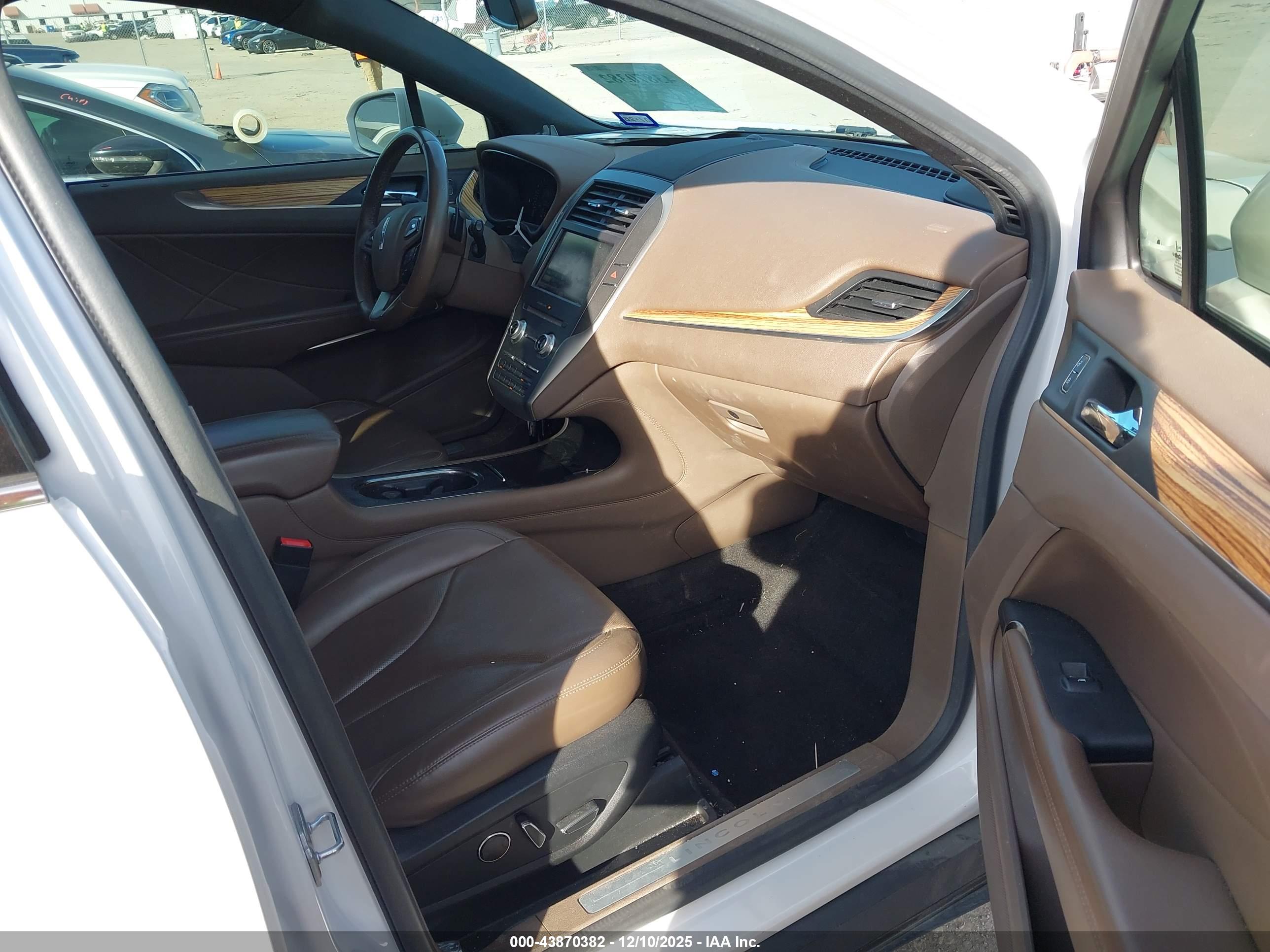 LINCOLN MKC image 5