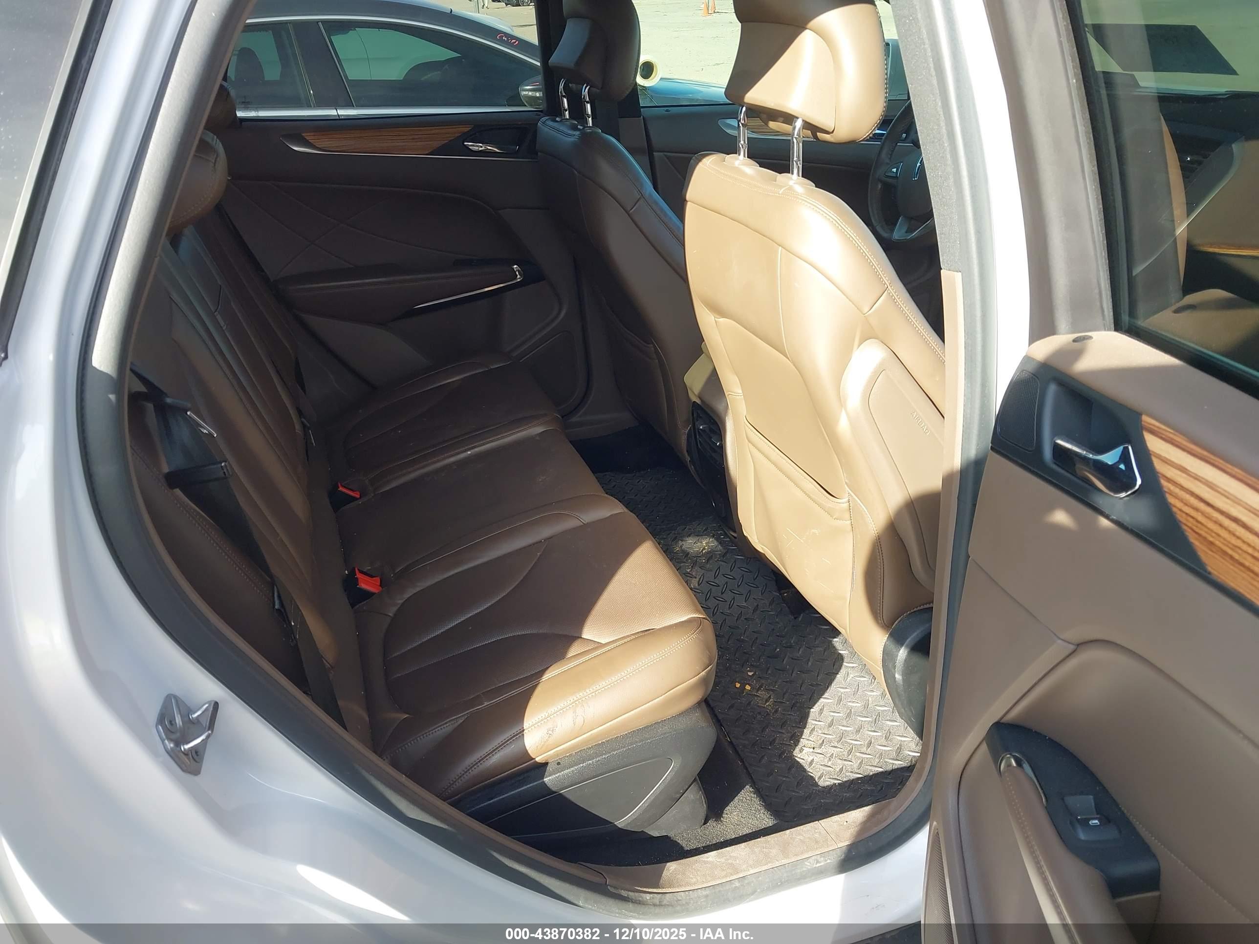 LINCOLN MKC image 8