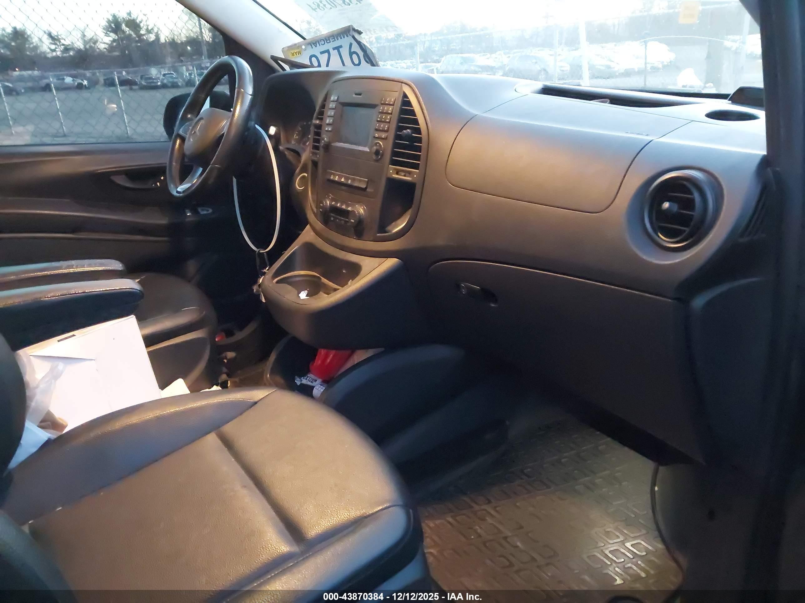 MERCEDES-BENZ METRIS image 5