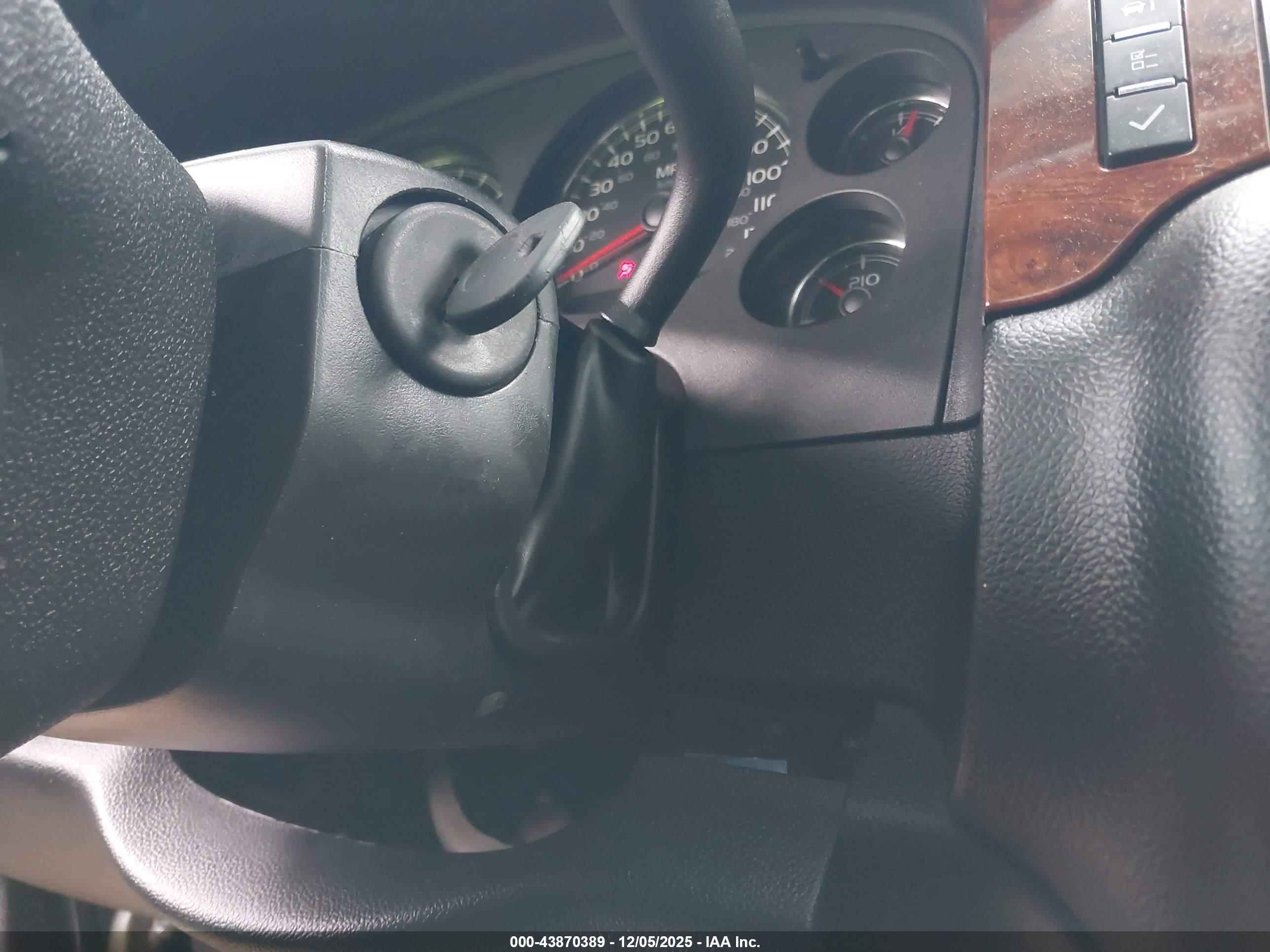 CHEVROLET TAHOE image 11