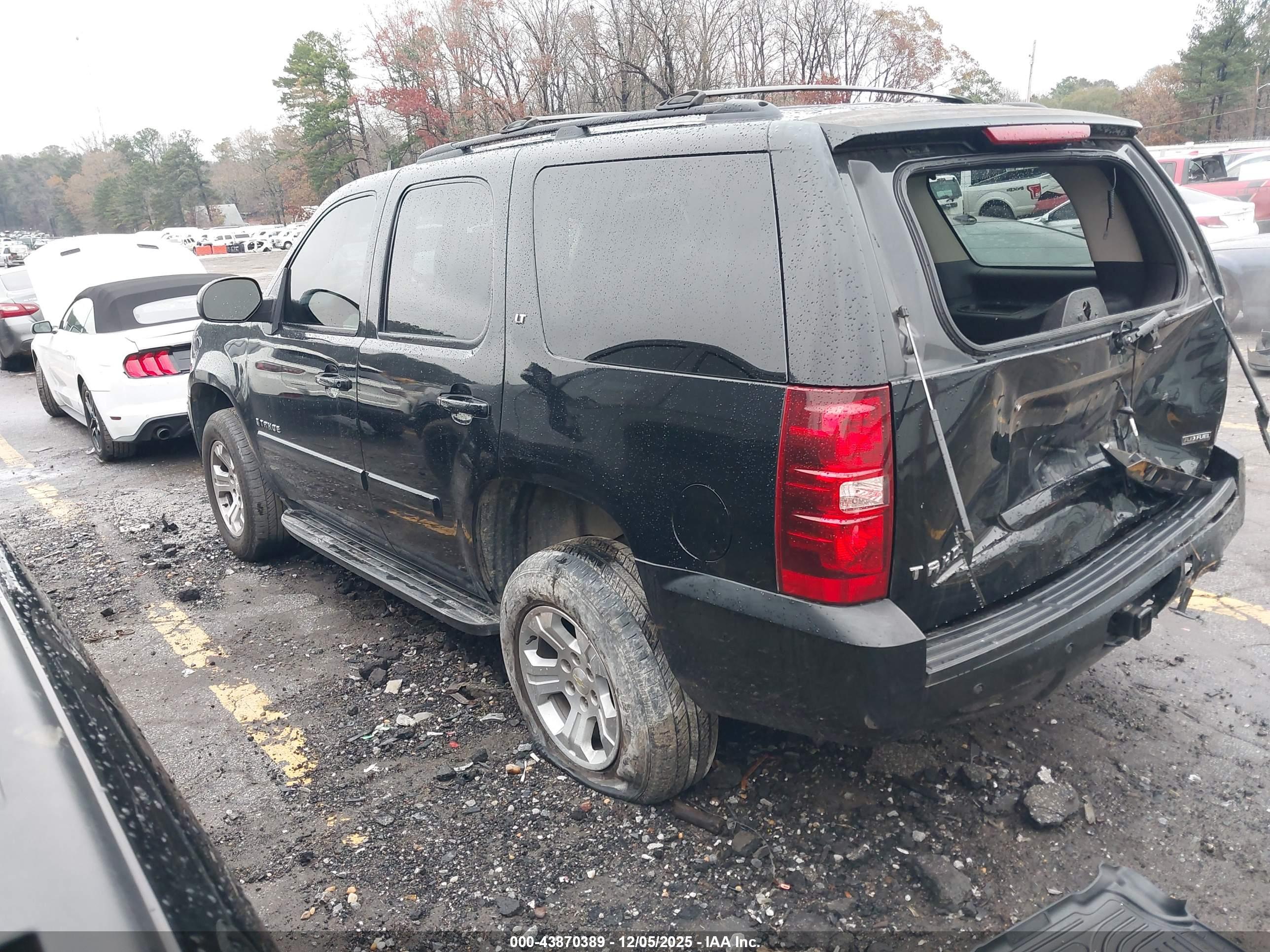 CHEVROLET TAHOE image 3