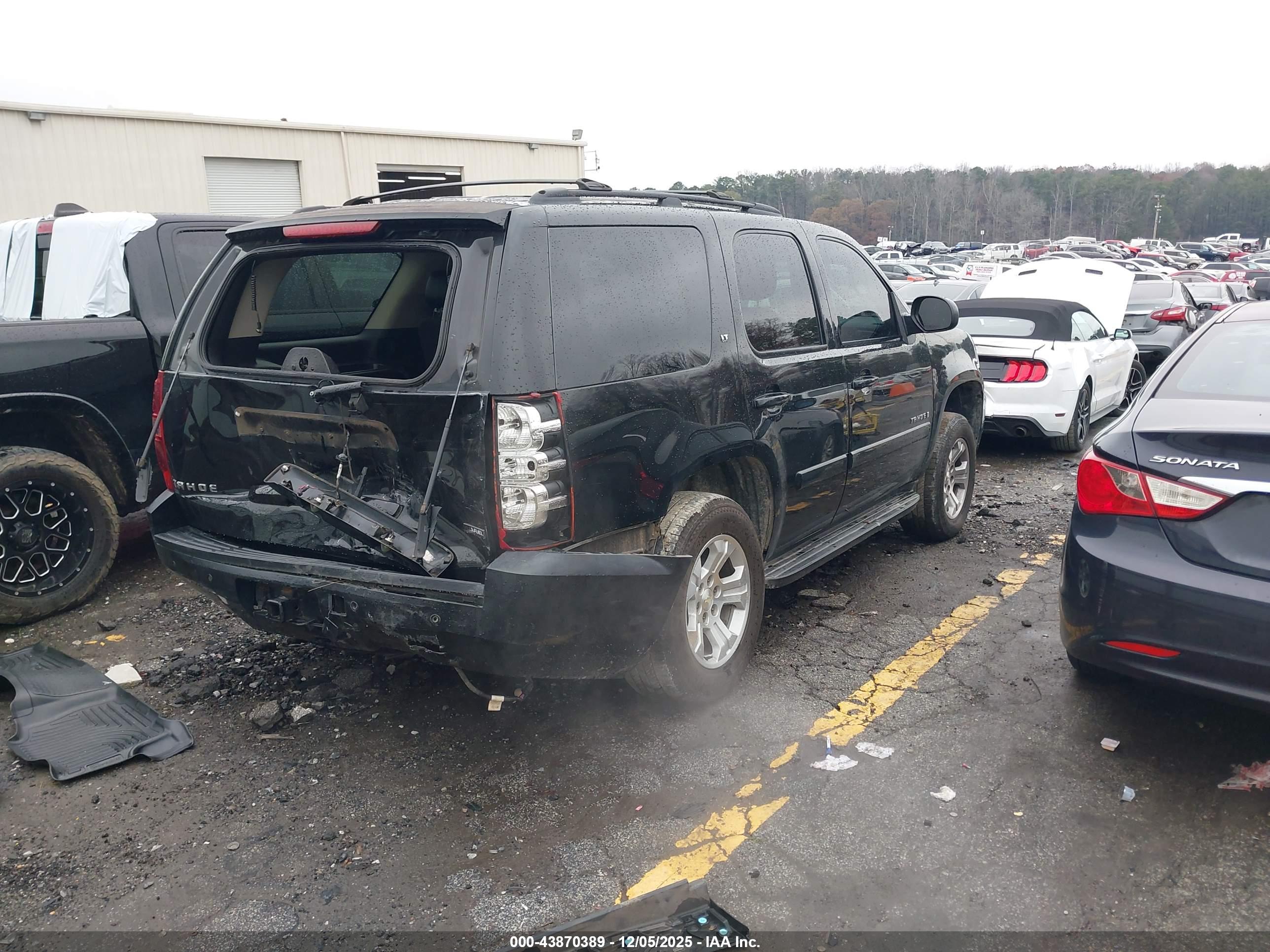 CHEVROLET TAHOE image 4