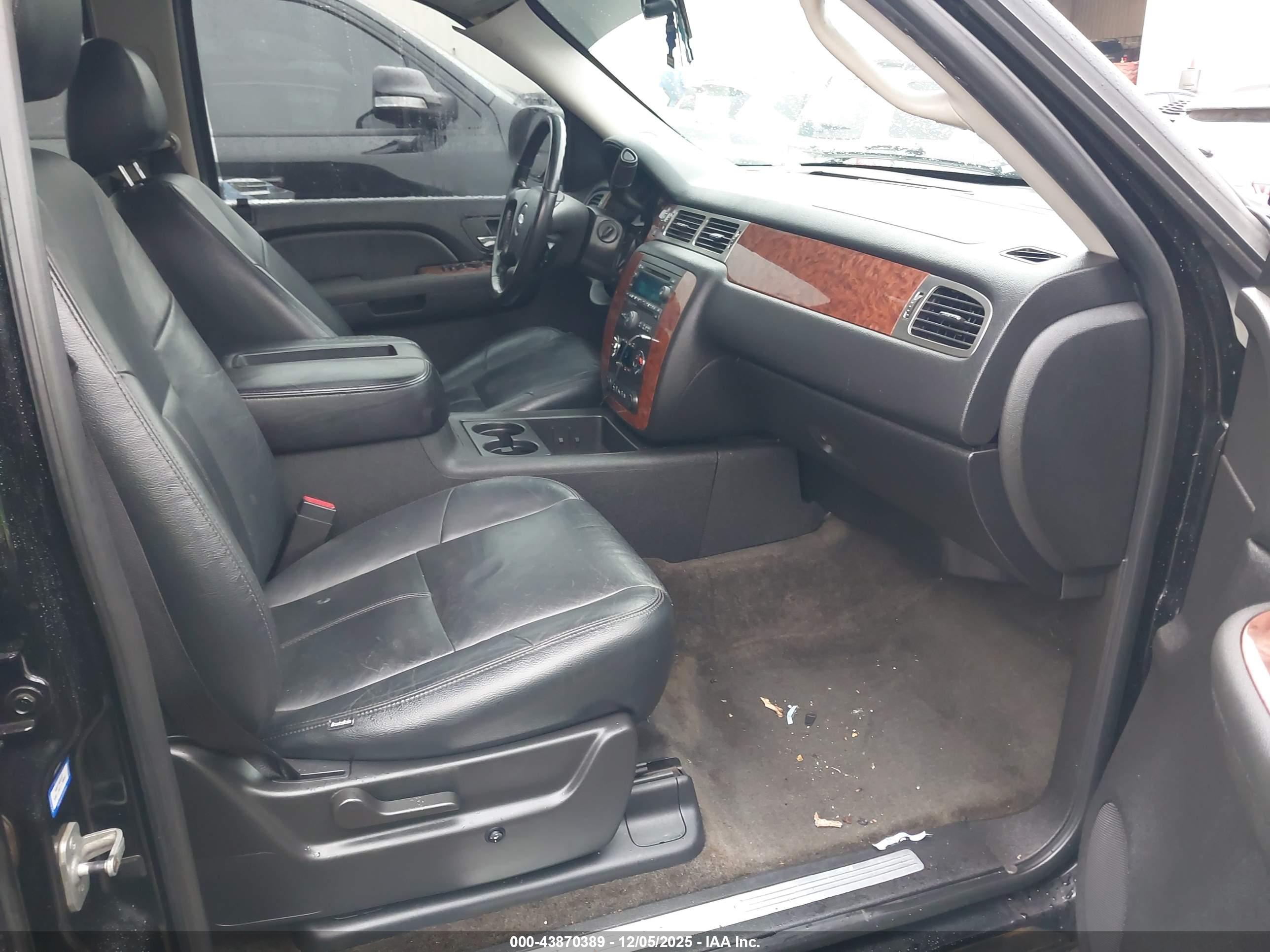 CHEVROLET TAHOE image 5