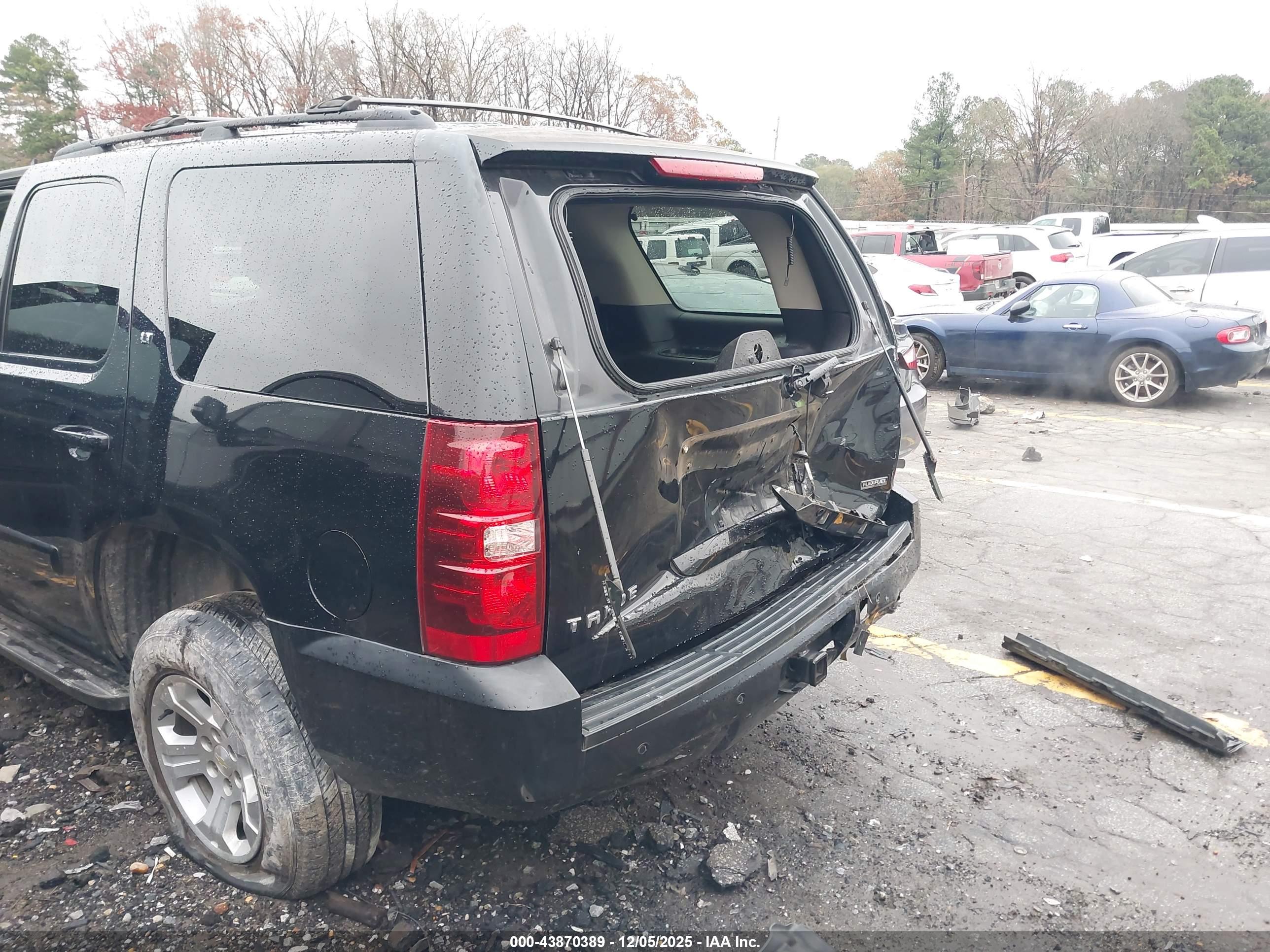 CHEVROLET TAHOE image 6