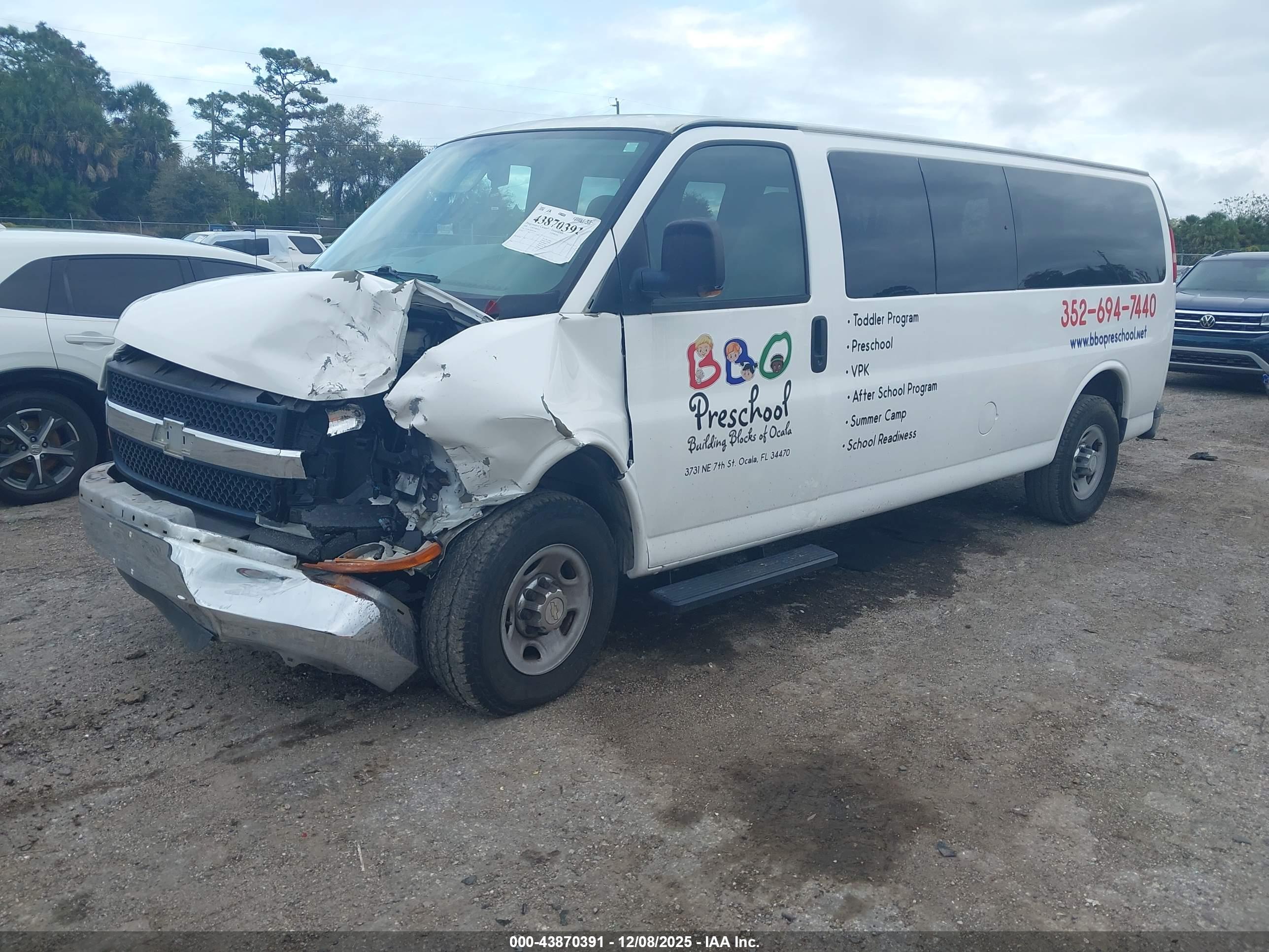 CHEVROLET EXPRESS image 2