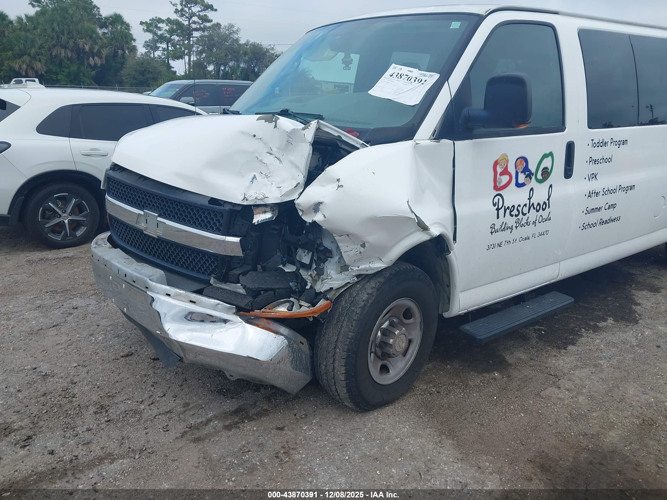 CHEVROLET EXPRESS image 6