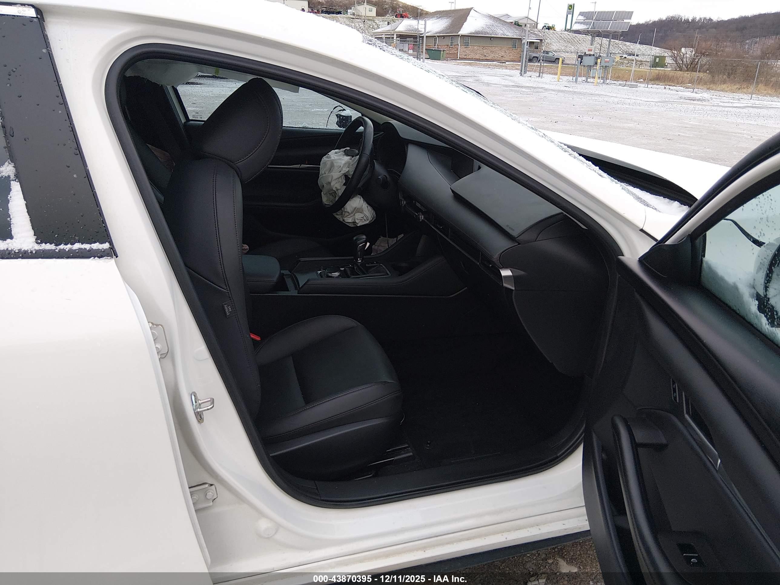 MAZDA MAZDA3 image 5