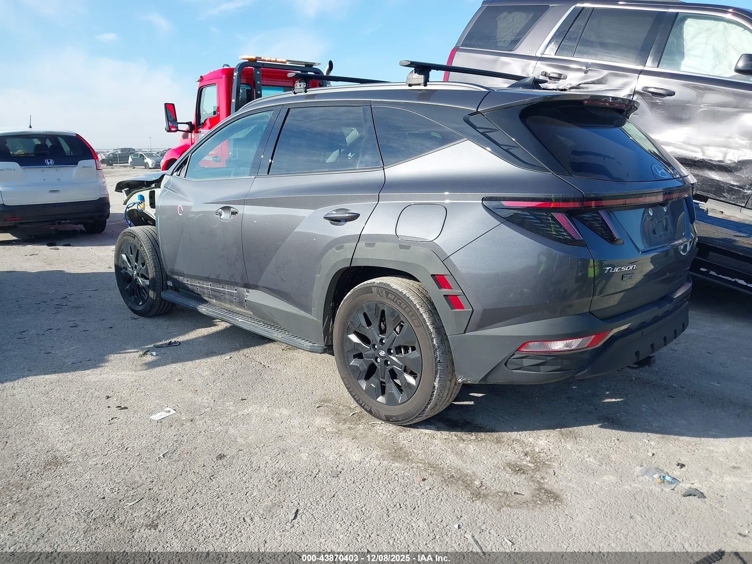 HYUNDAI TUCSON image 3