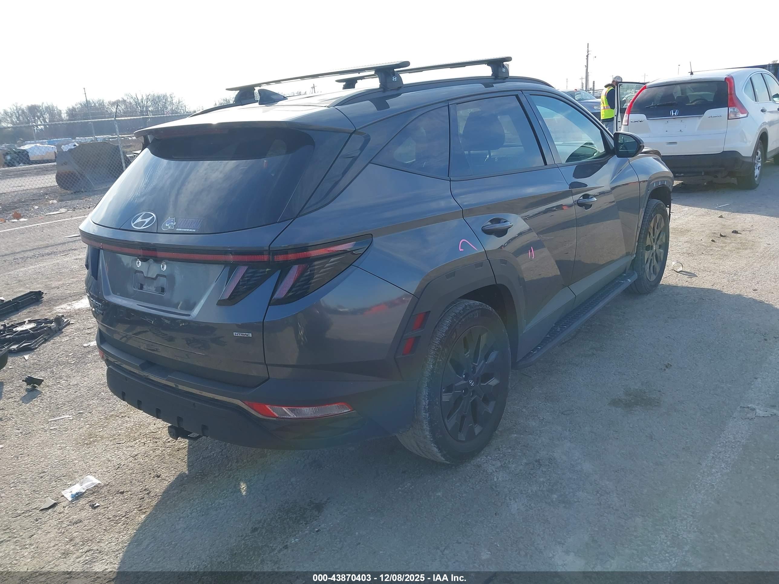HYUNDAI TUCSON image 4