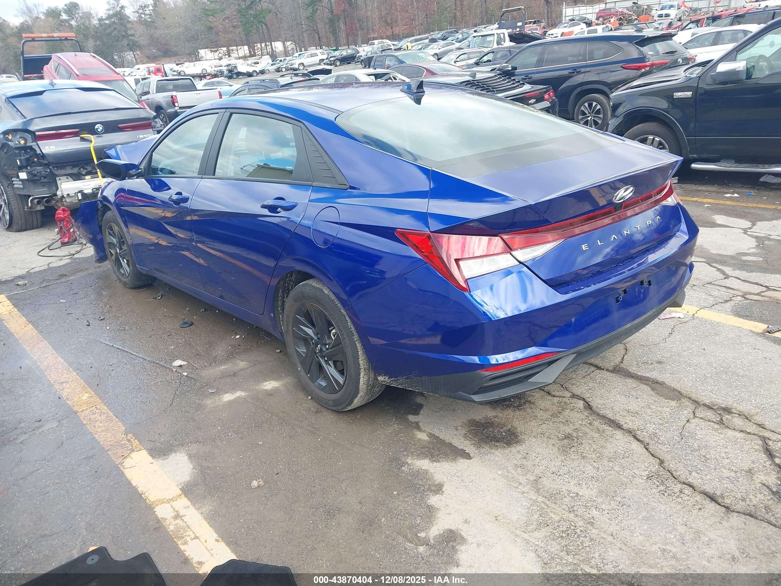HYUNDAI ELANTRA image 3