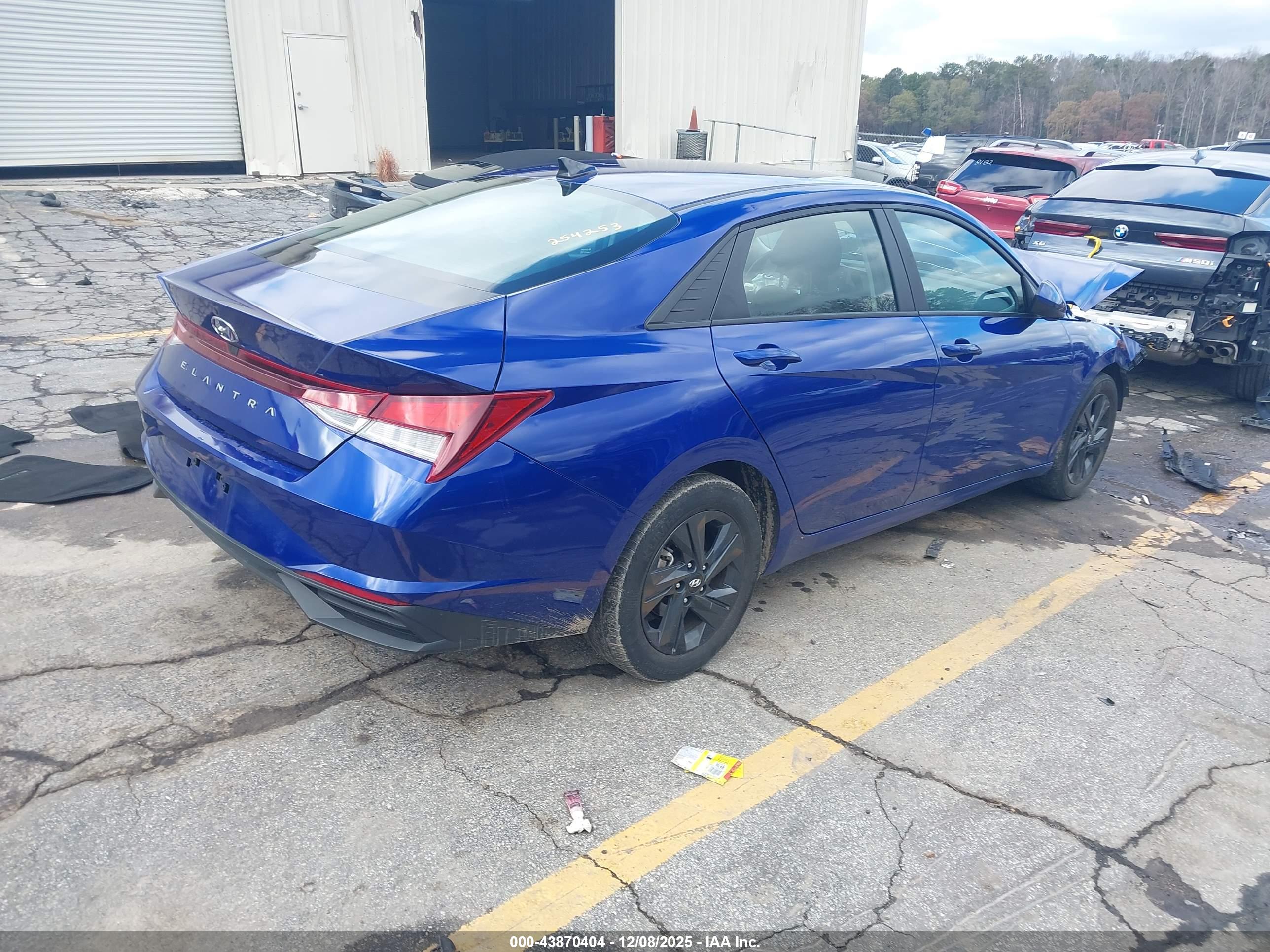 HYUNDAI ELANTRA image 4