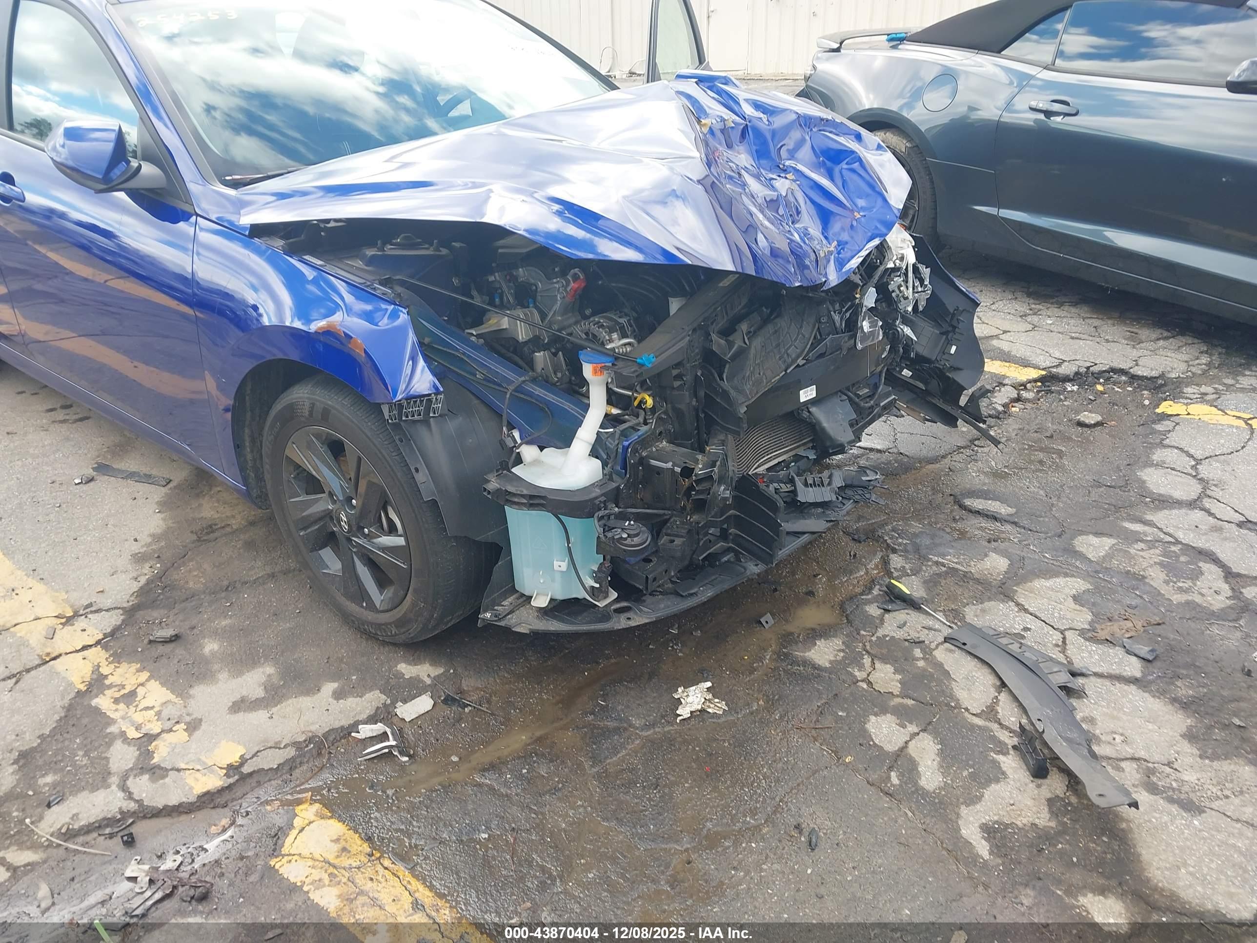 HYUNDAI ELANTRA image 6