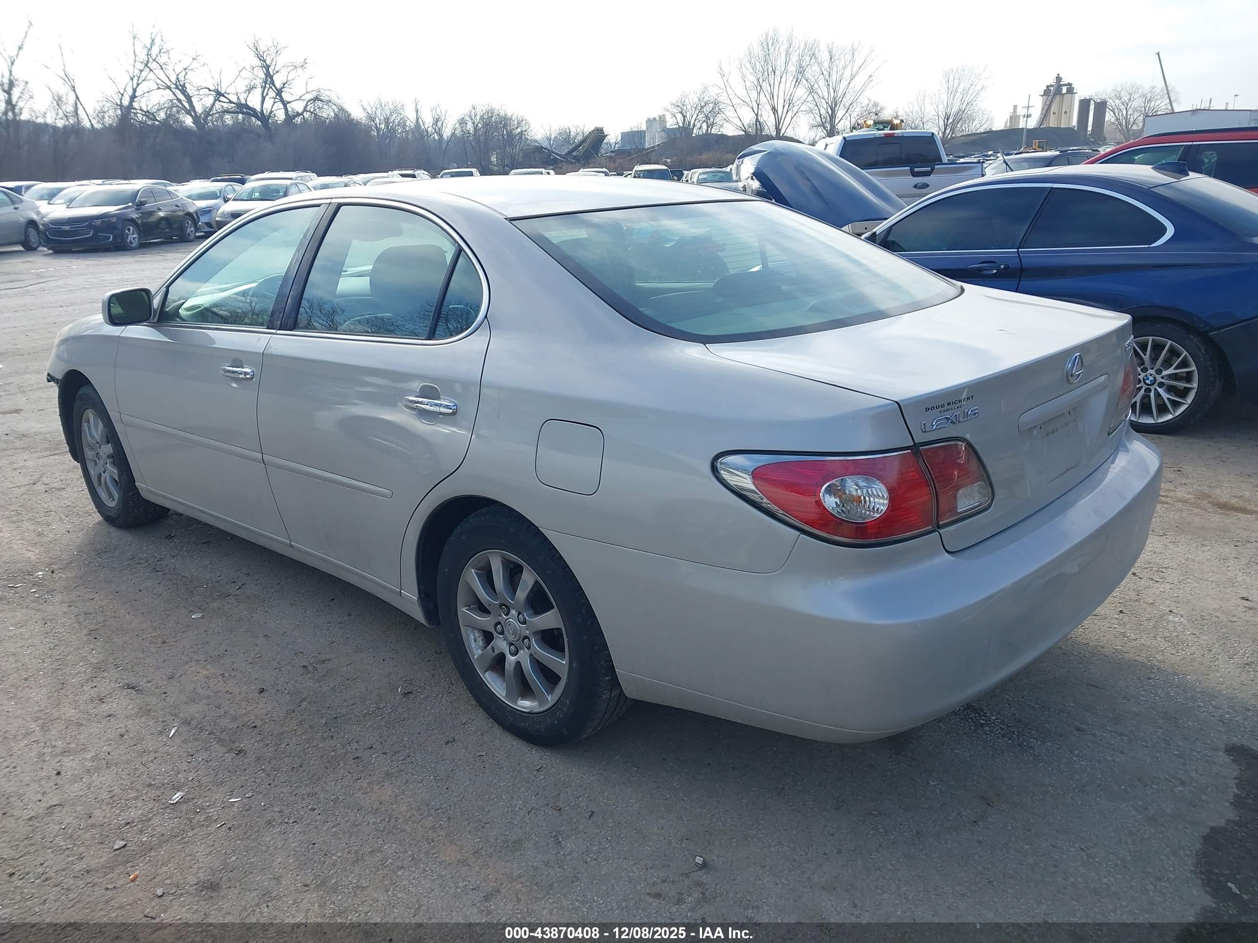 LEXUS ES image 3