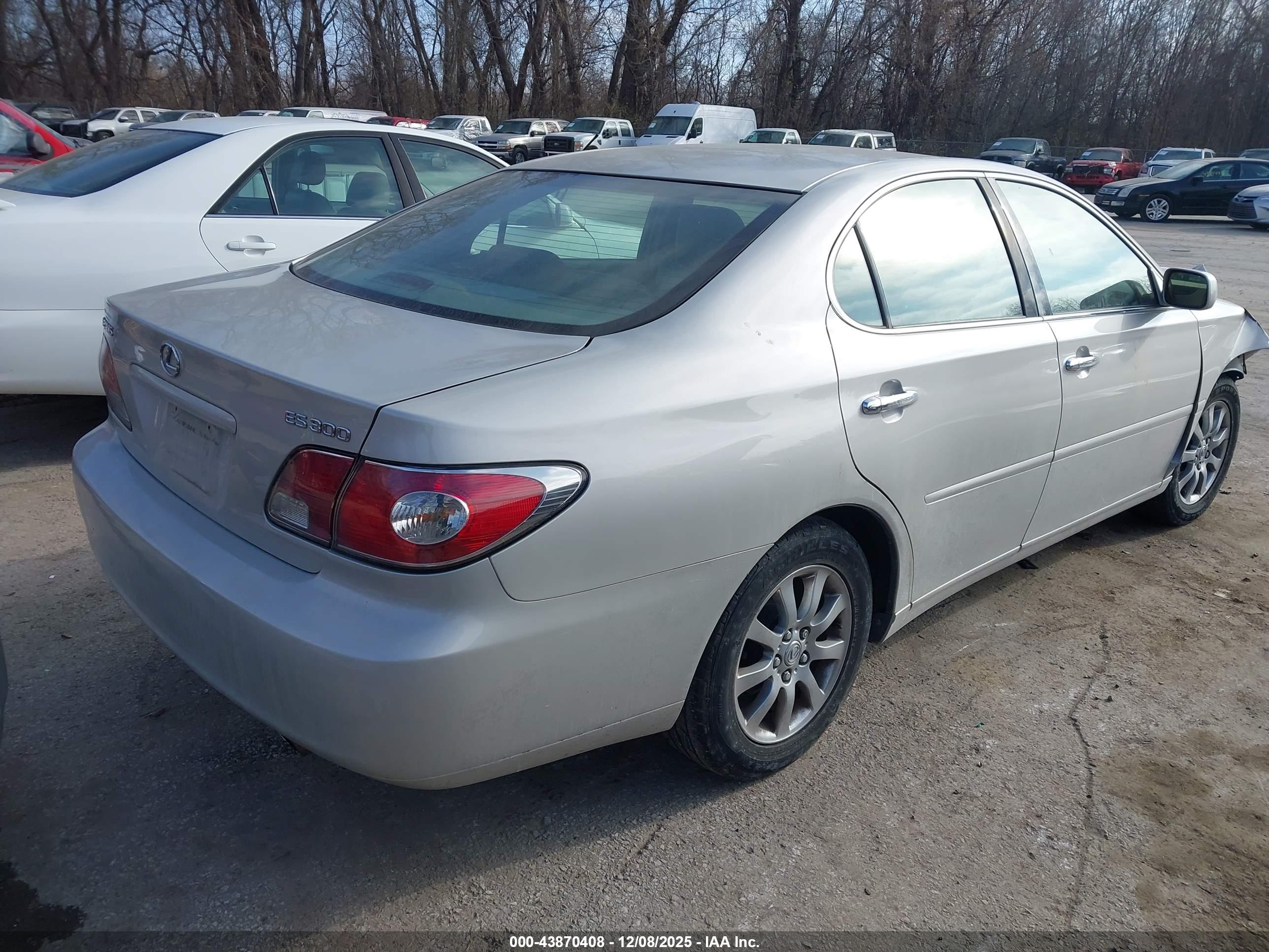 LEXUS ES image 4