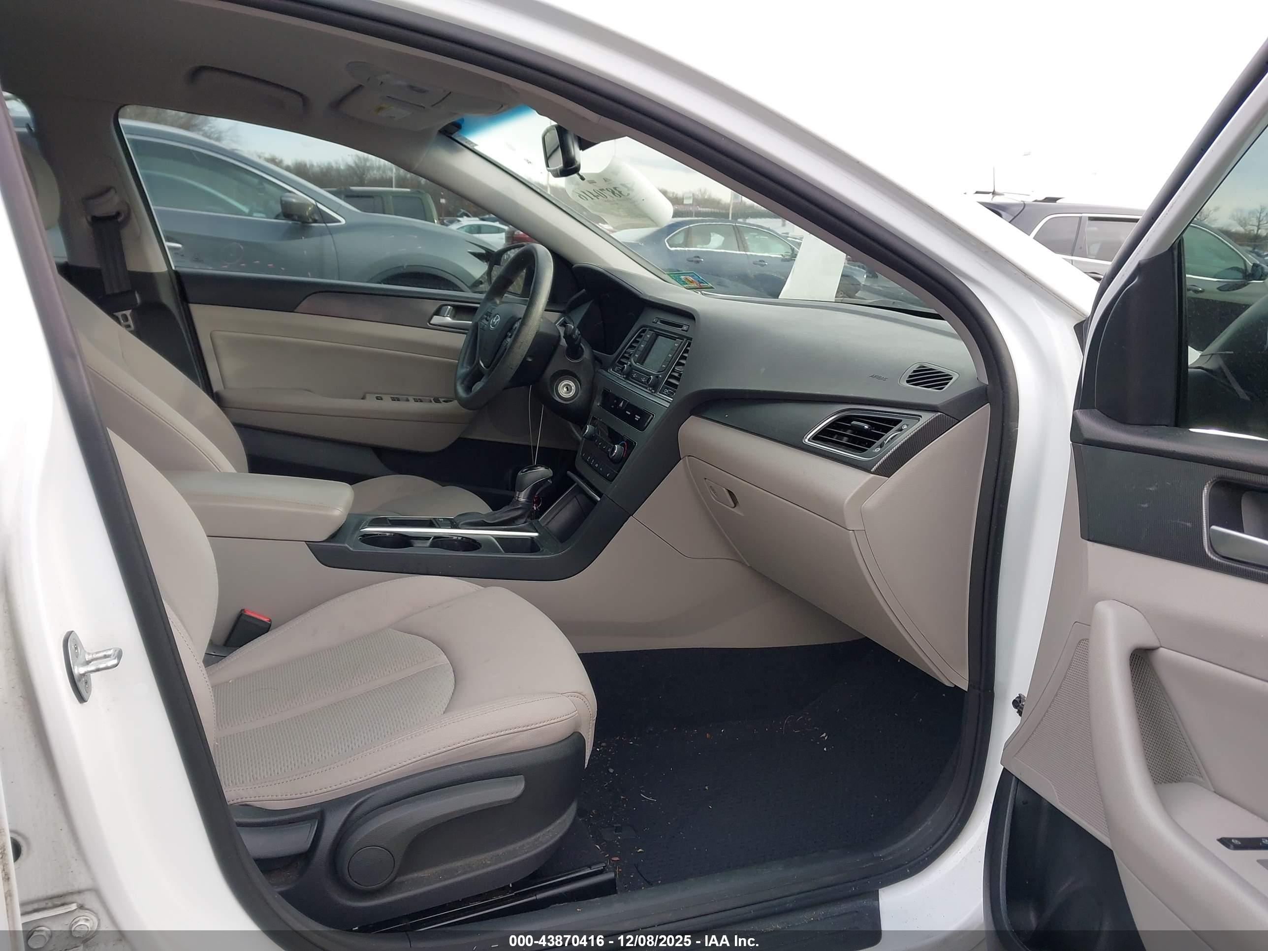 HYUNDAI SONATA image 5