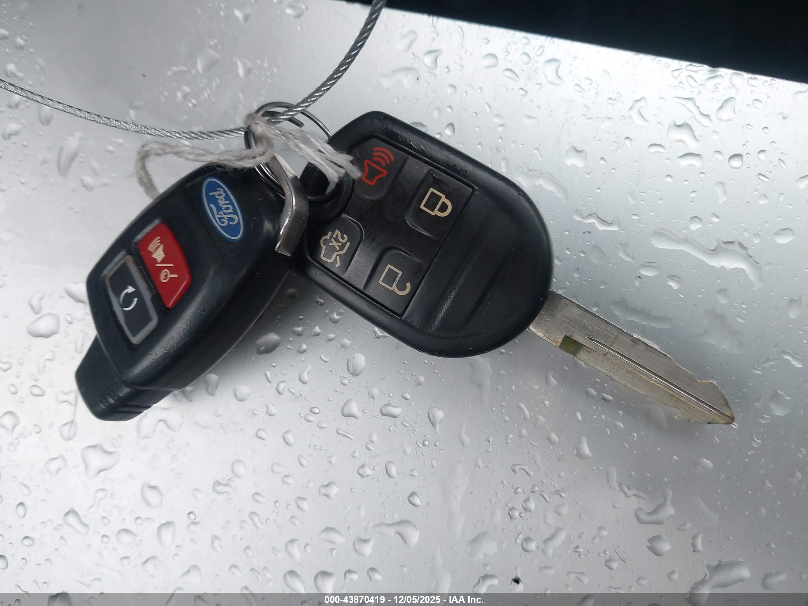 FORD EXPLORER image 11