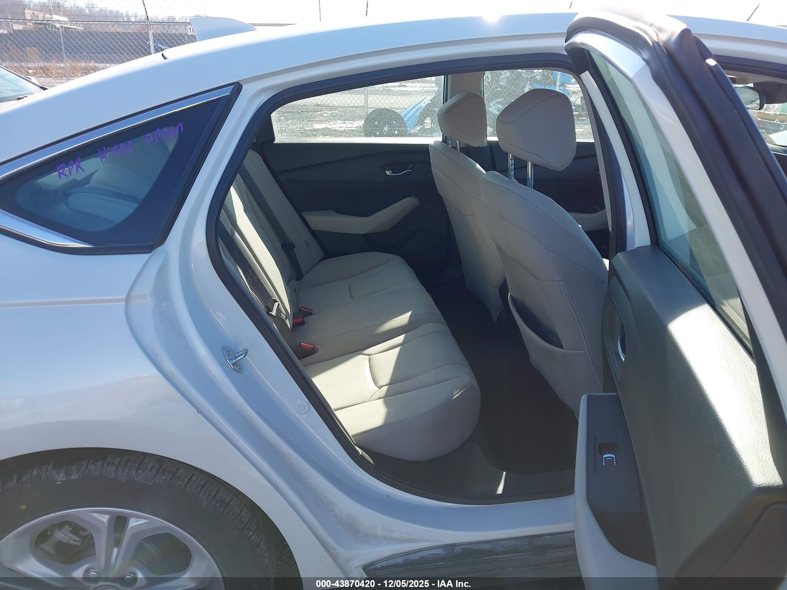 HONDA ACCORD image 8