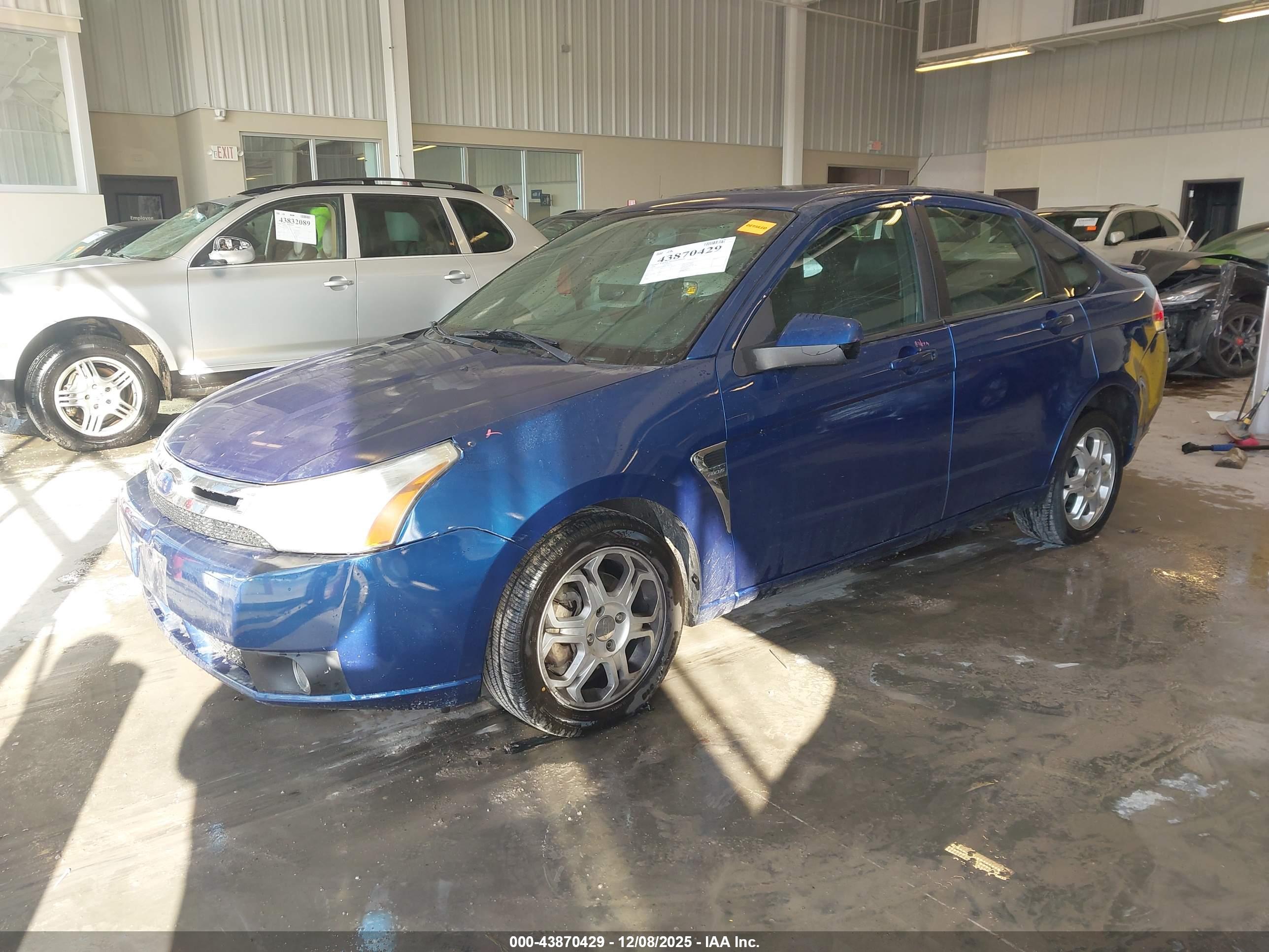 FORD FOCUS image 2