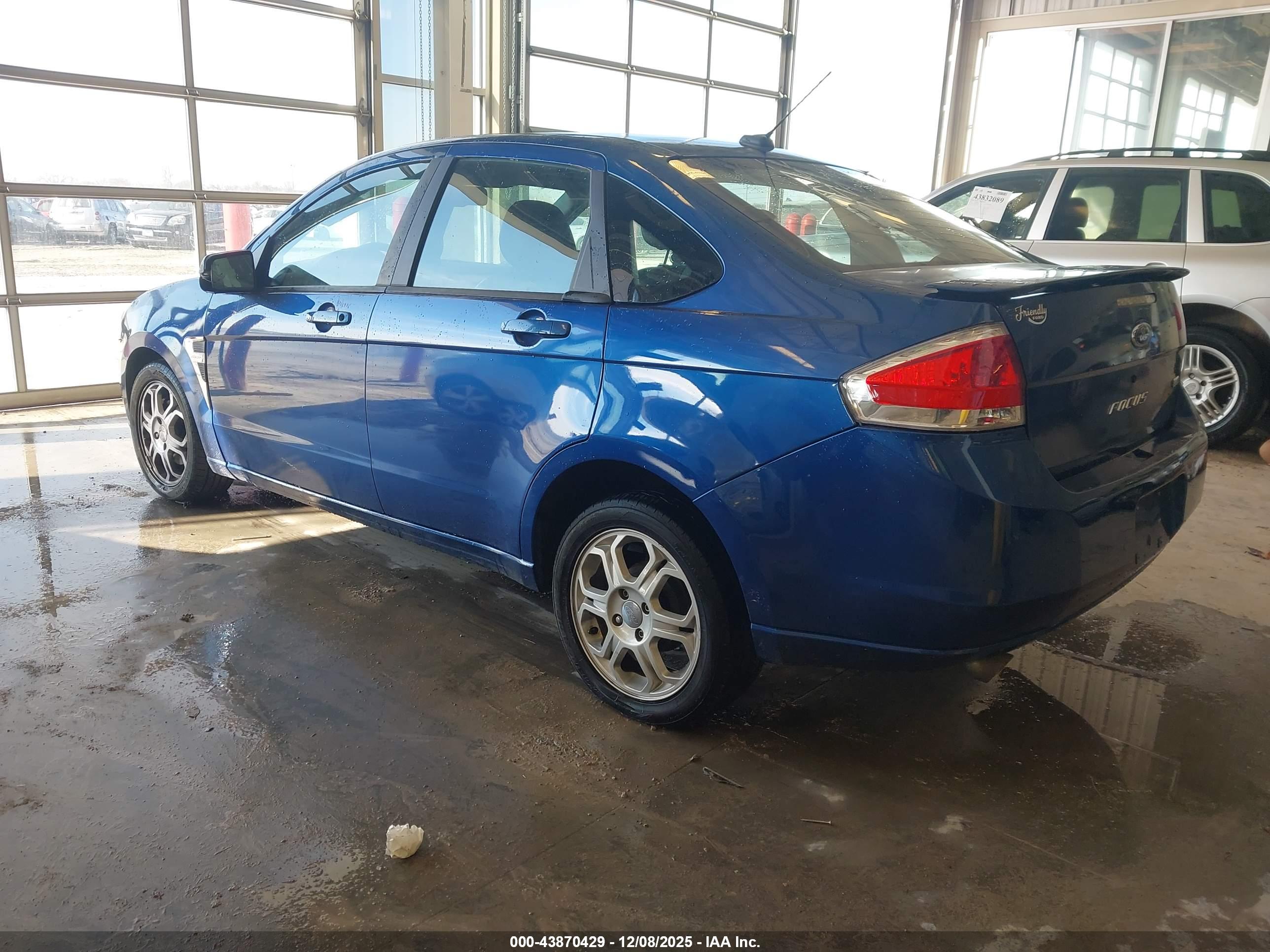 FORD FOCUS image 3