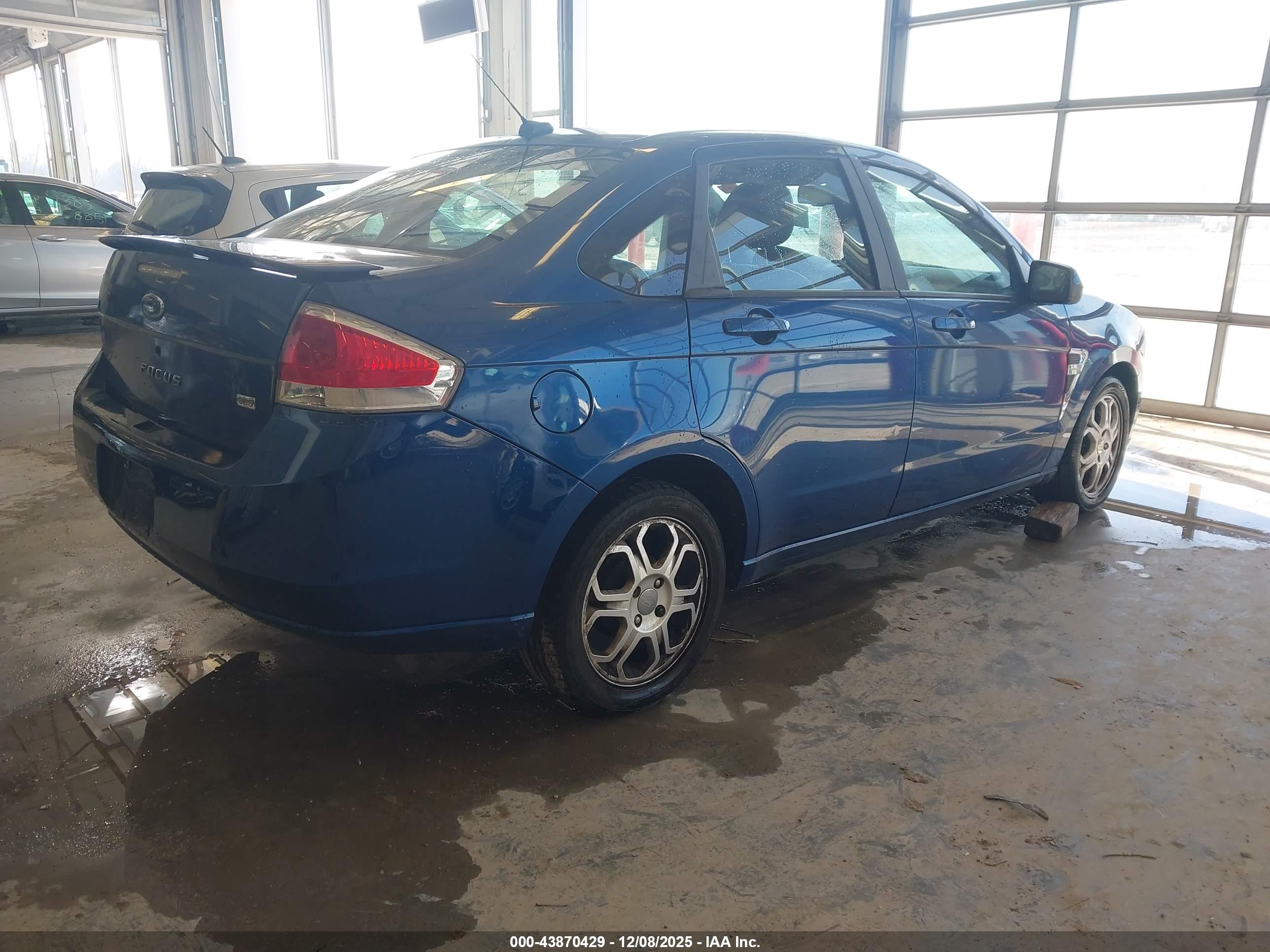 FORD FOCUS image 4