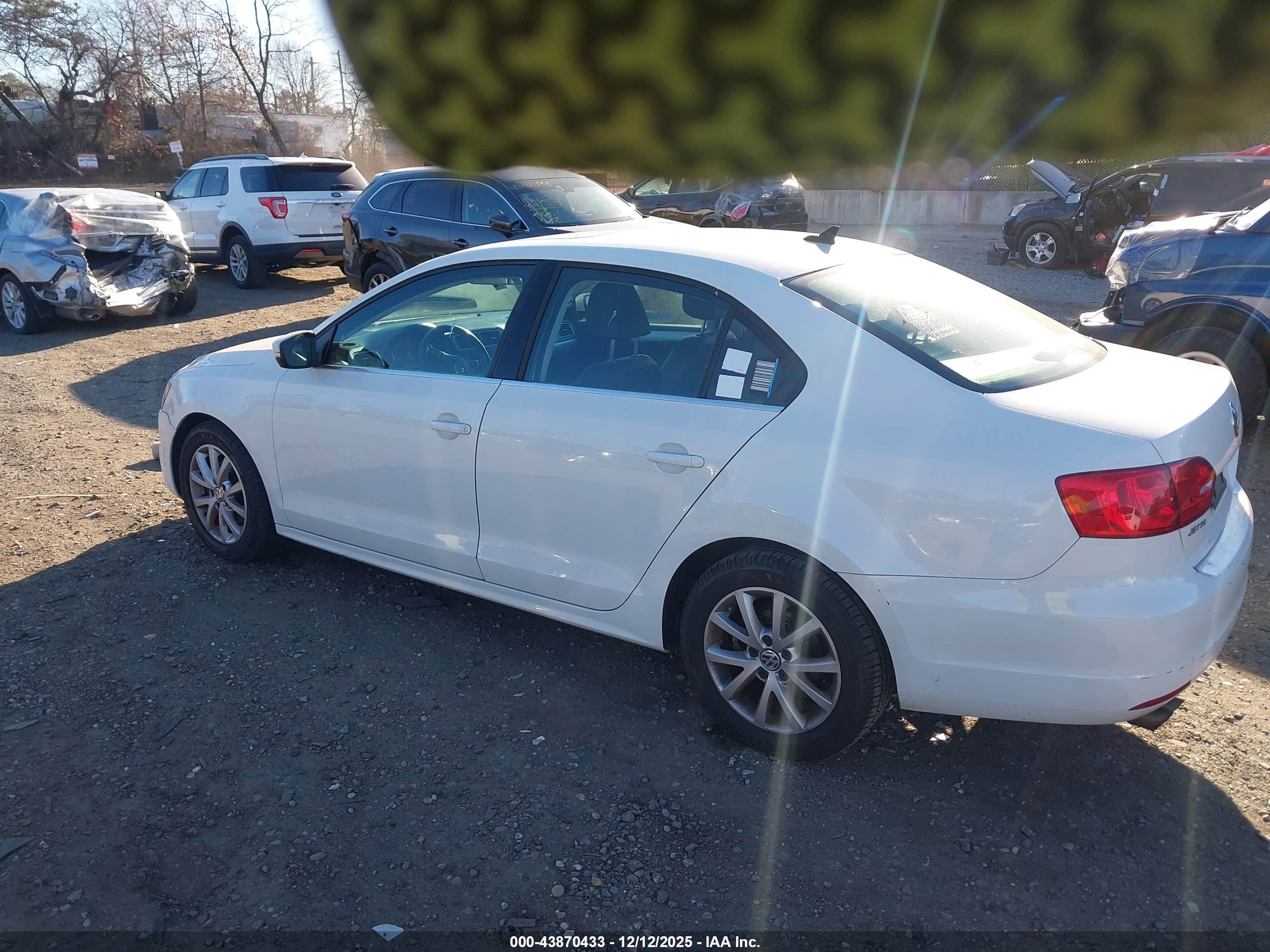 VOLKSWAGEN JETTA image 3