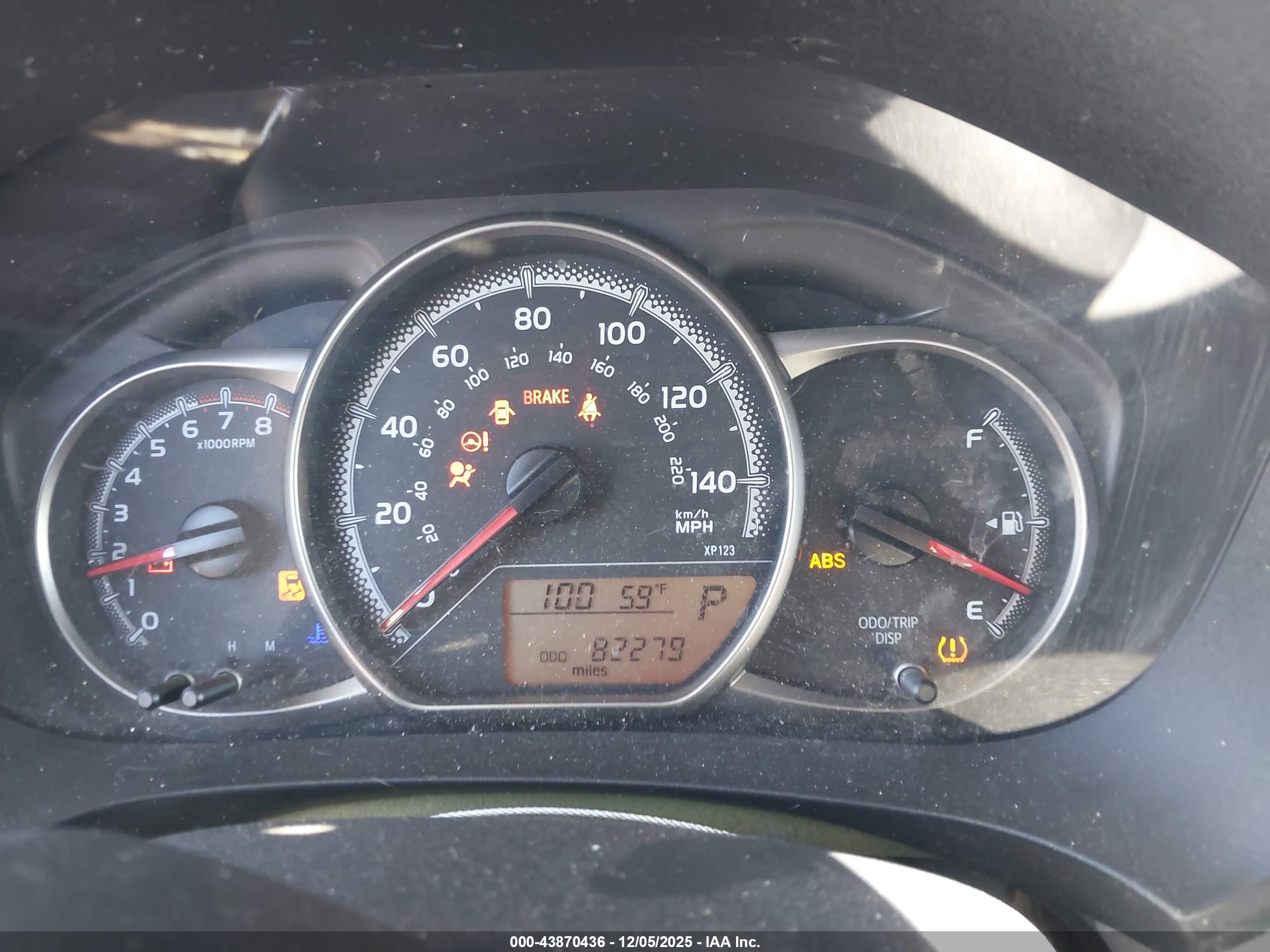 TOYOTA YARIS image 7