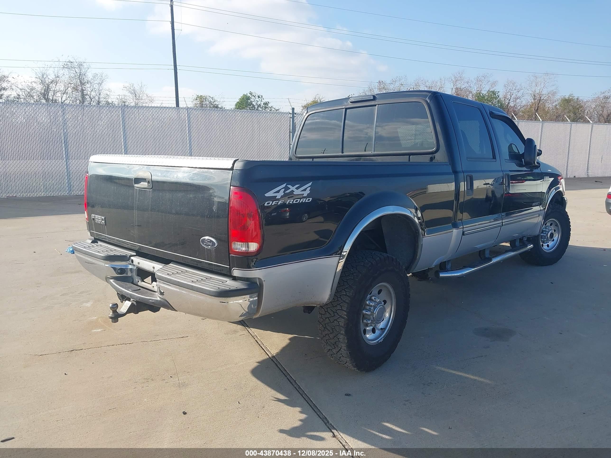 FORD SUPER image 4