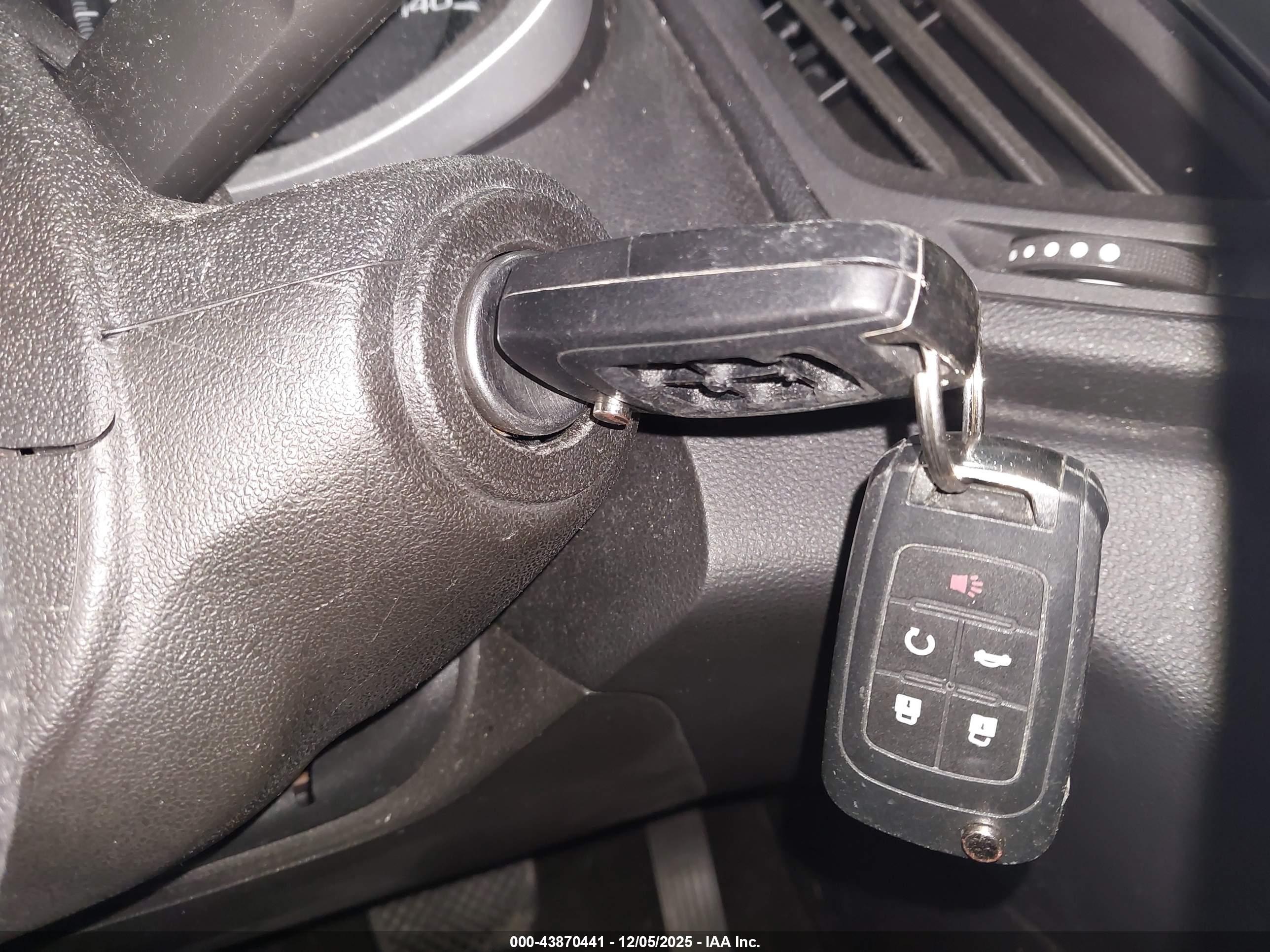 CHEVROLET EQUINOX image 11