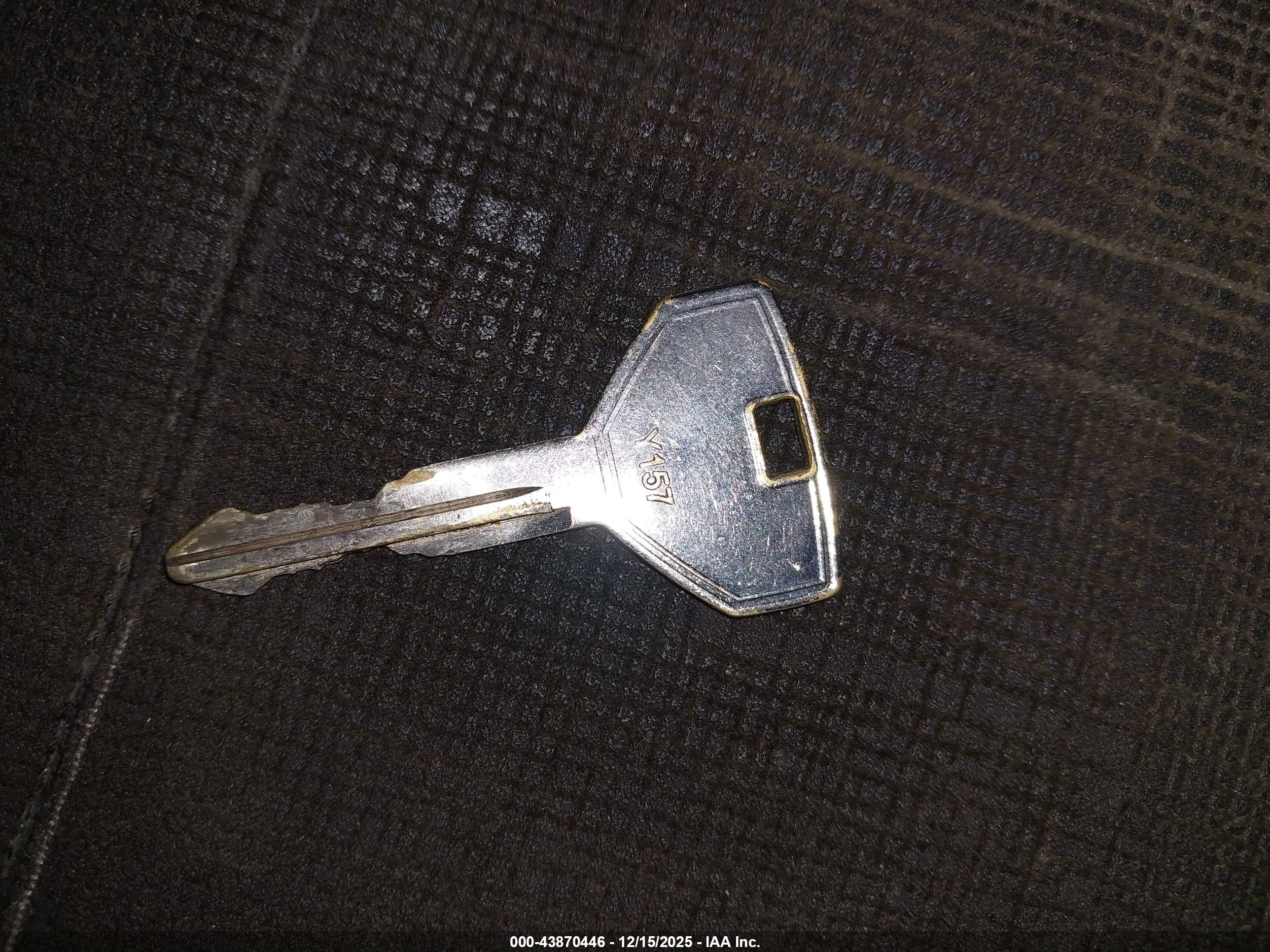 VOLVO VN image 11