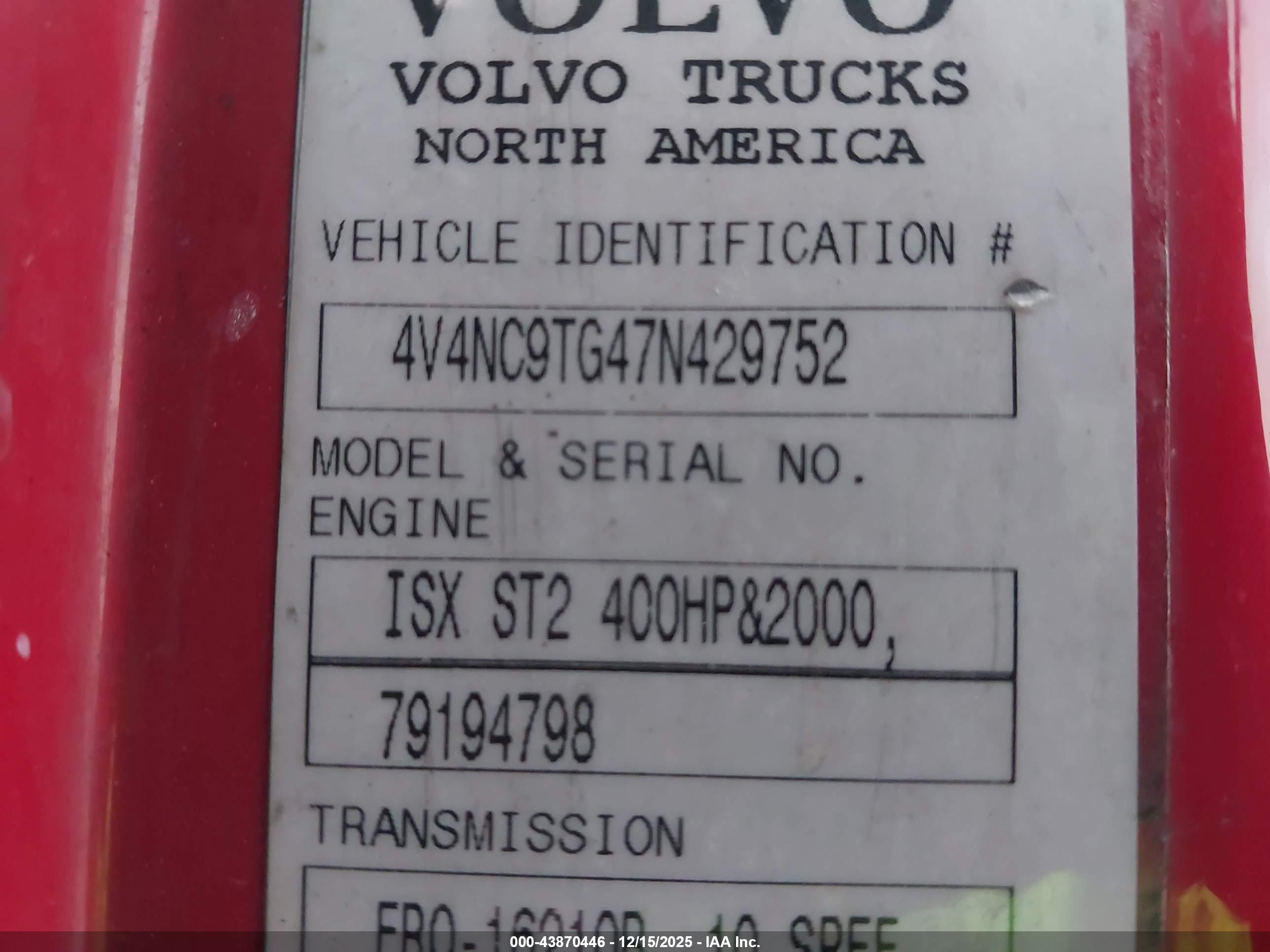 VOLVO VN image 9