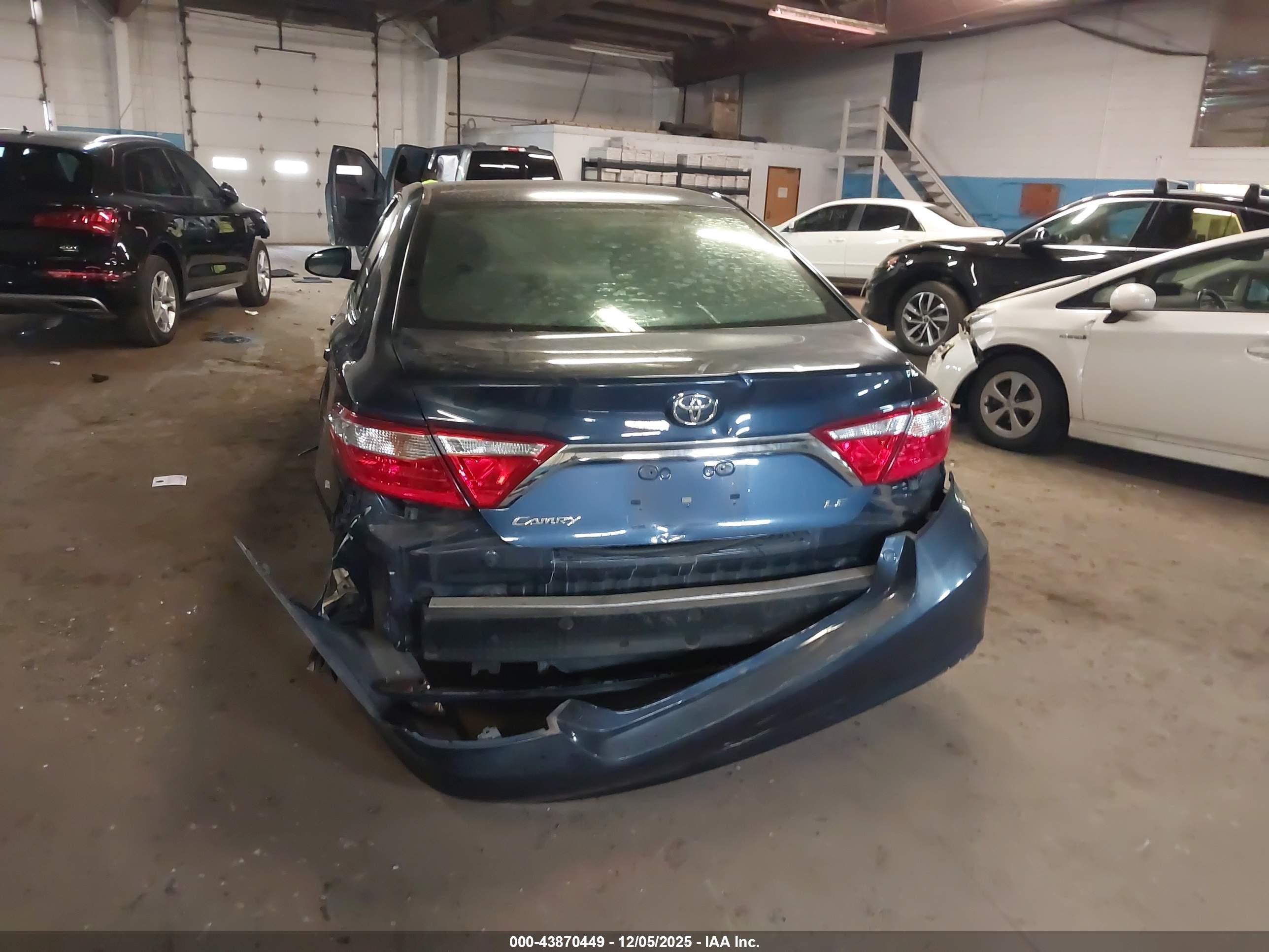 TOYOTA CAMRY image 6