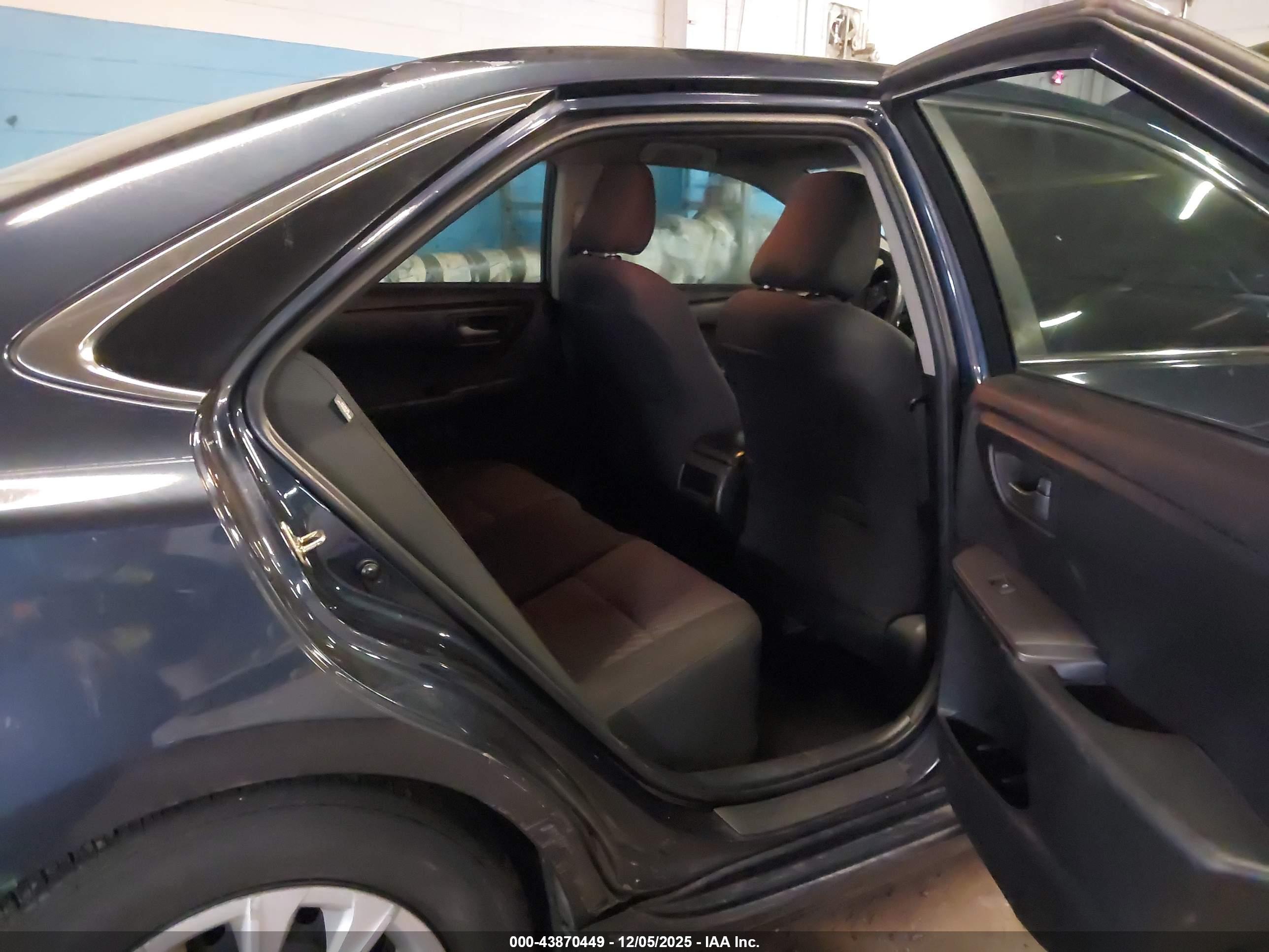TOYOTA CAMRY image 8