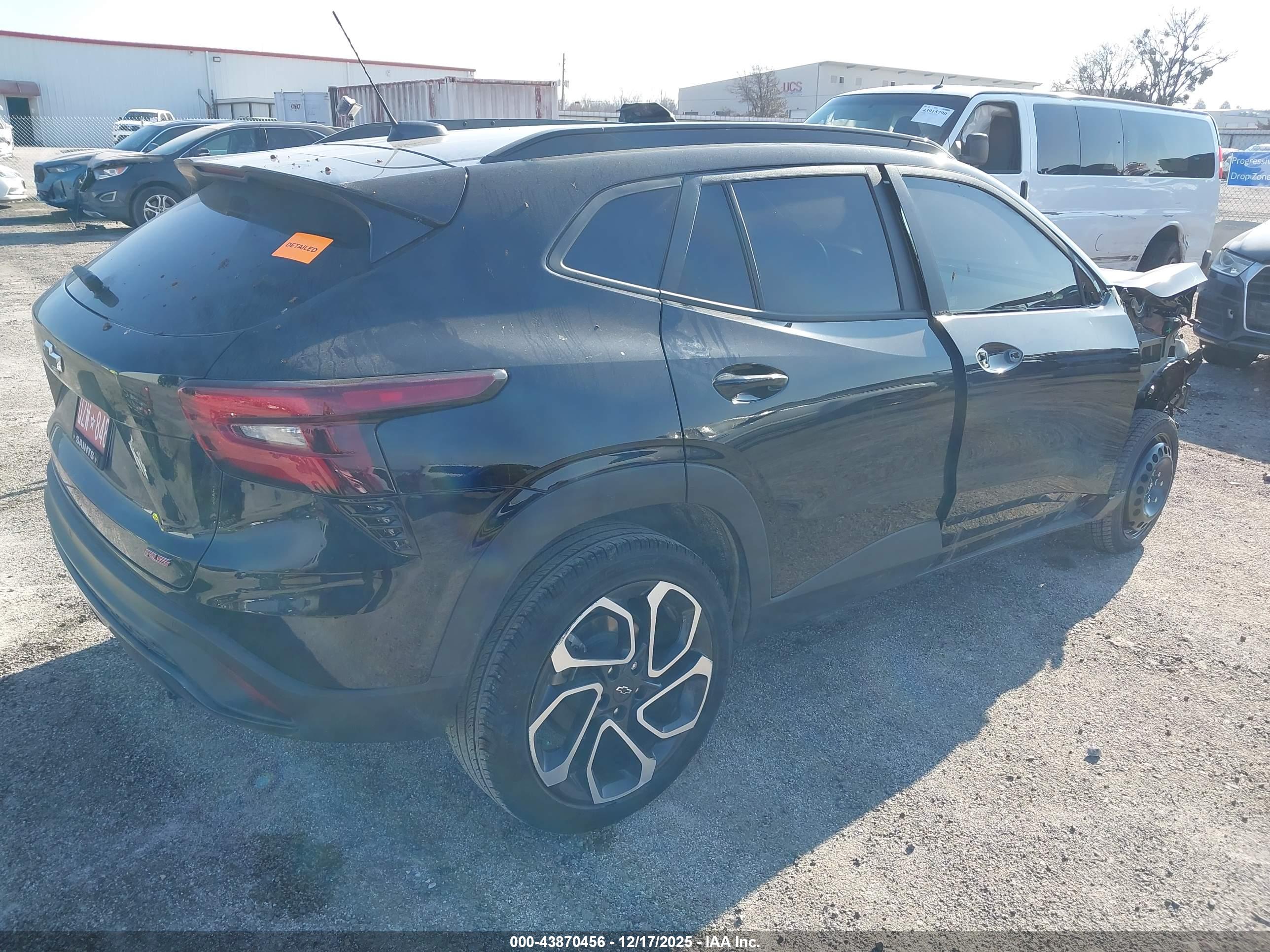 CHEVROLET TRAX image 4