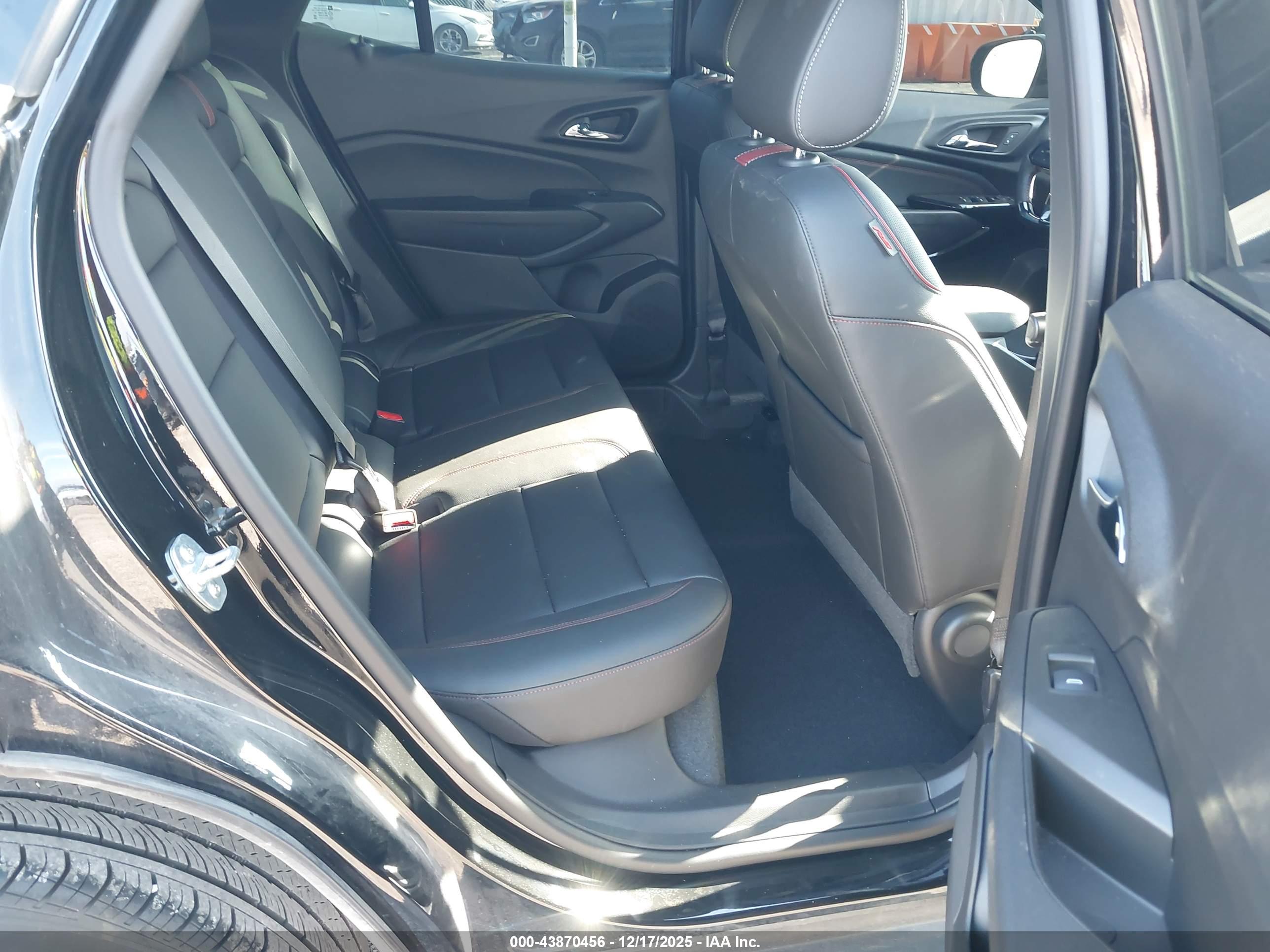 CHEVROLET TRAX image 8