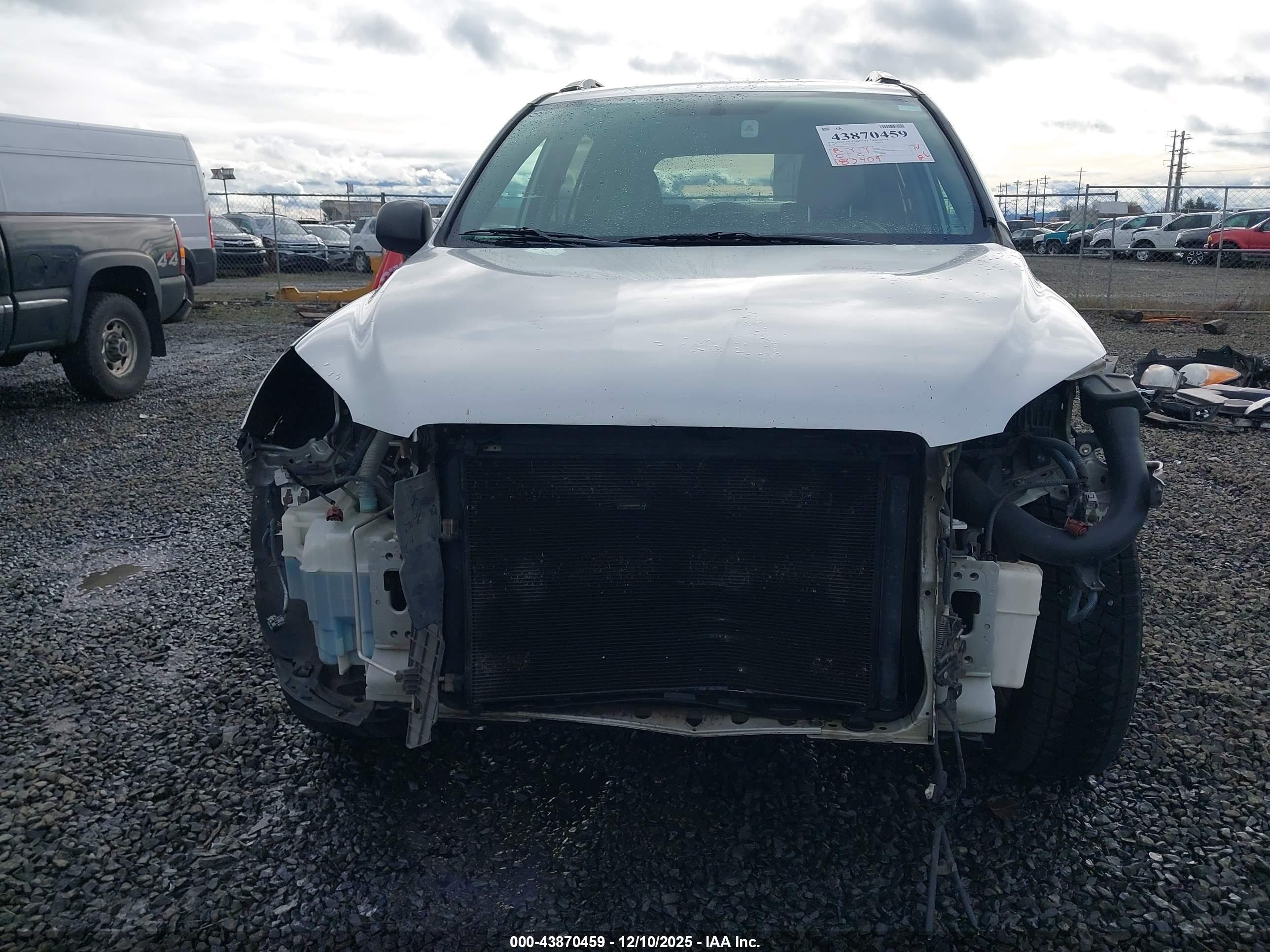 TOYOTA RAV4 image 6